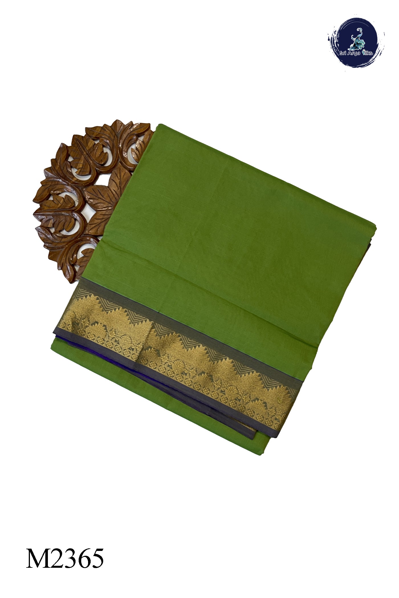 Green 10 Yards Silk Cotton Saree With Plain Pattern