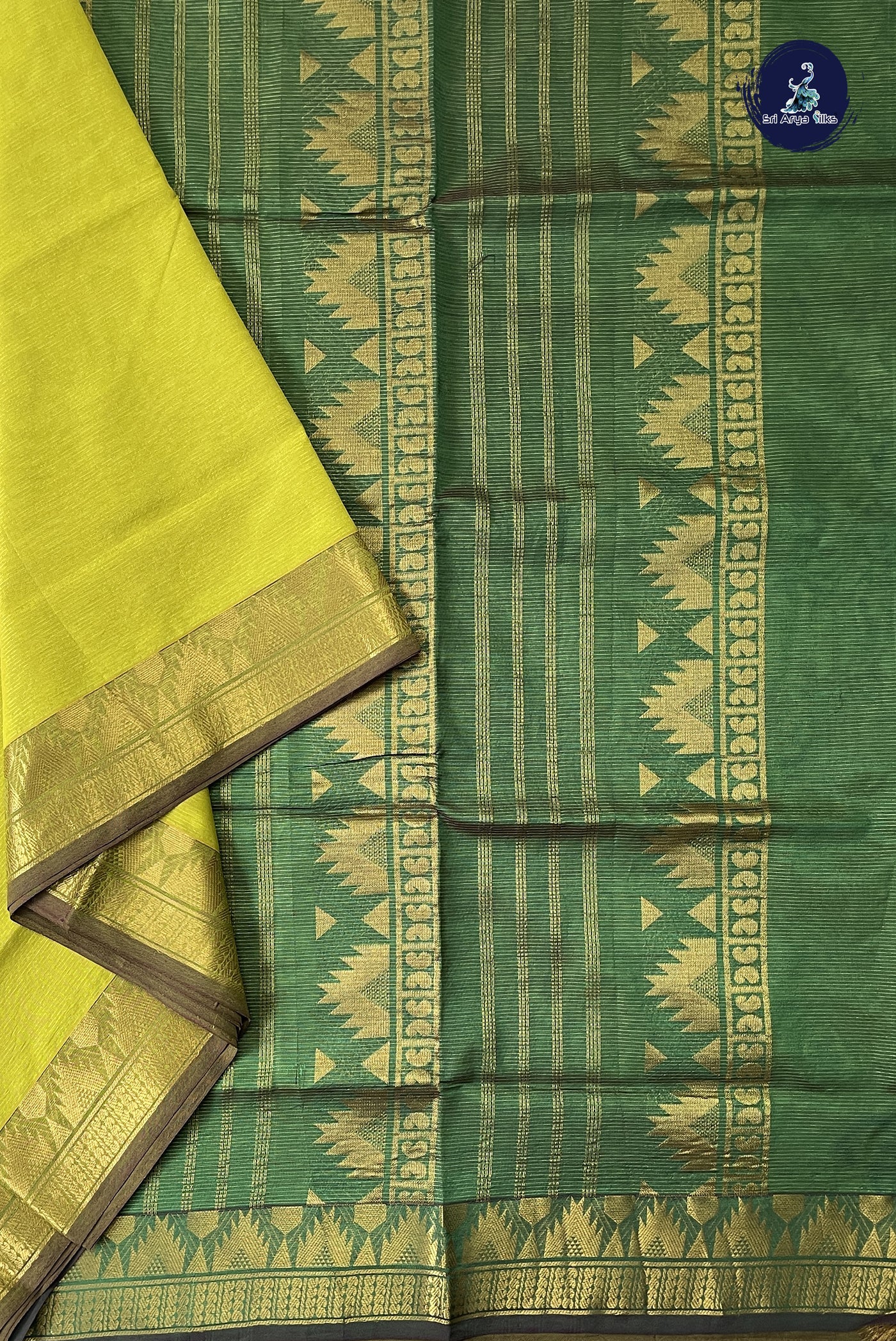 Mustard Yellow 10 Yards Silk Cotton Saree With Plain Pattern