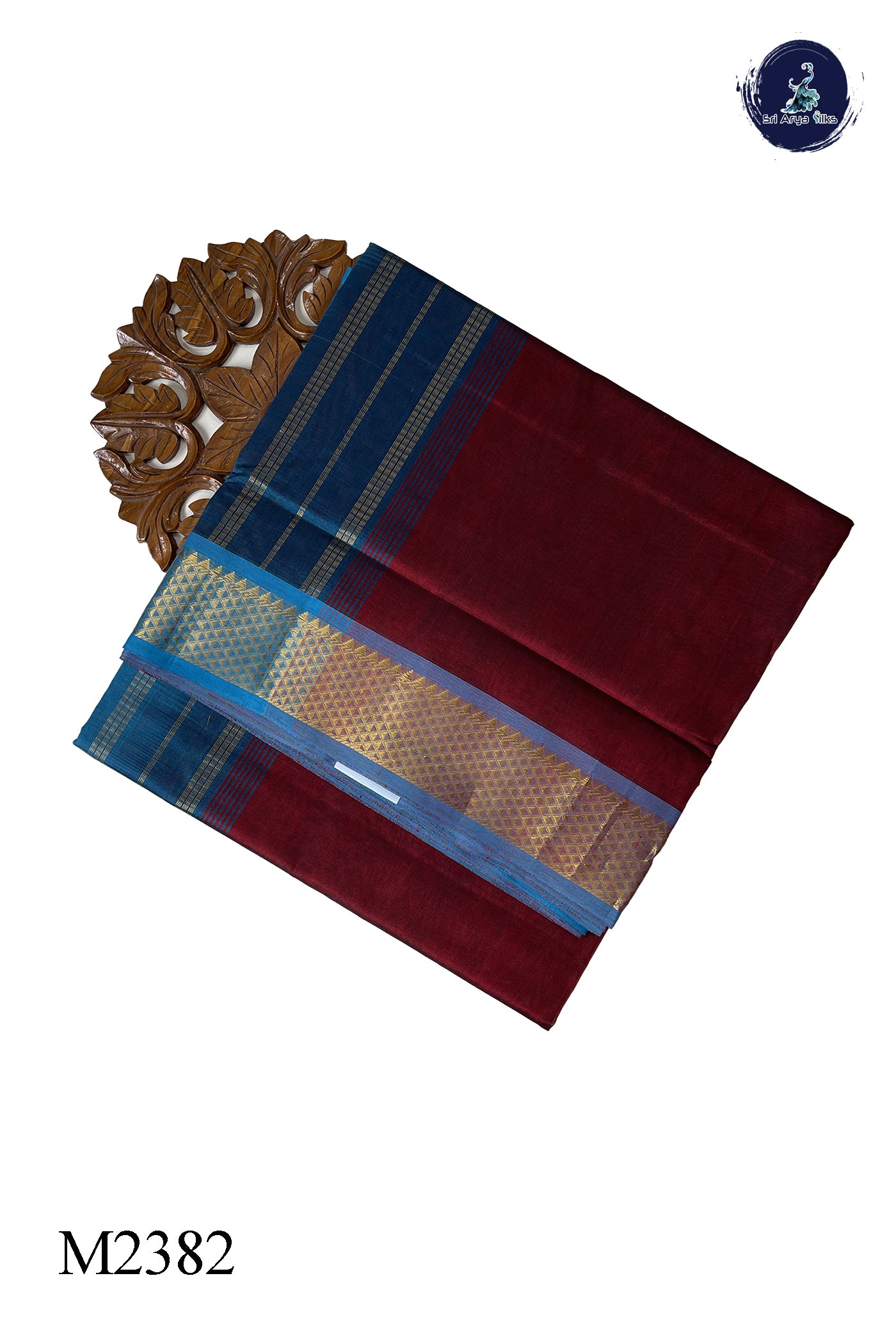 Dual Tone Maroon 10 Yards Silk Cotton Saree With Plain Pattern