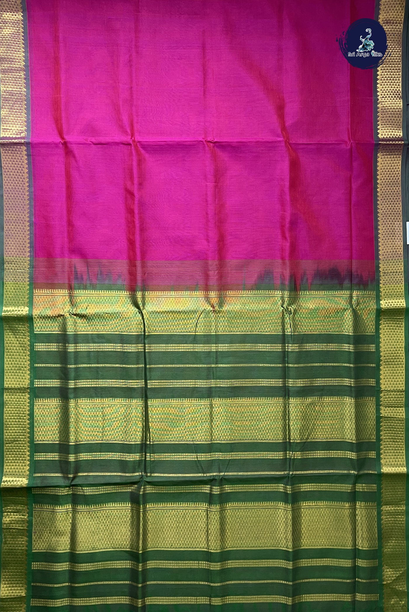 Magenta Pink 10 Yards Silk Cotton Saree With Plain Pattern