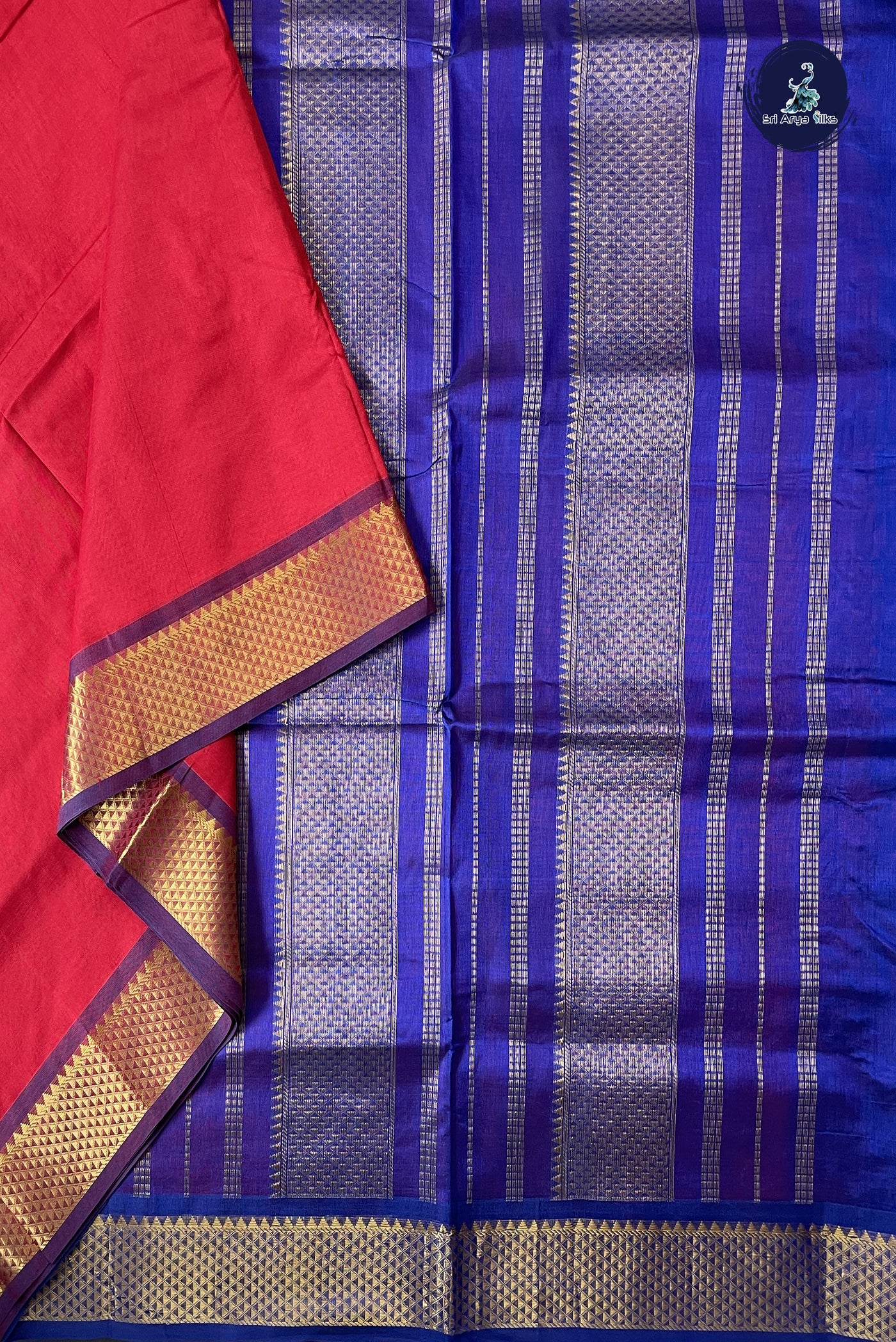 Red 10 Yards Silk Cotton Saree With Plain Pattern