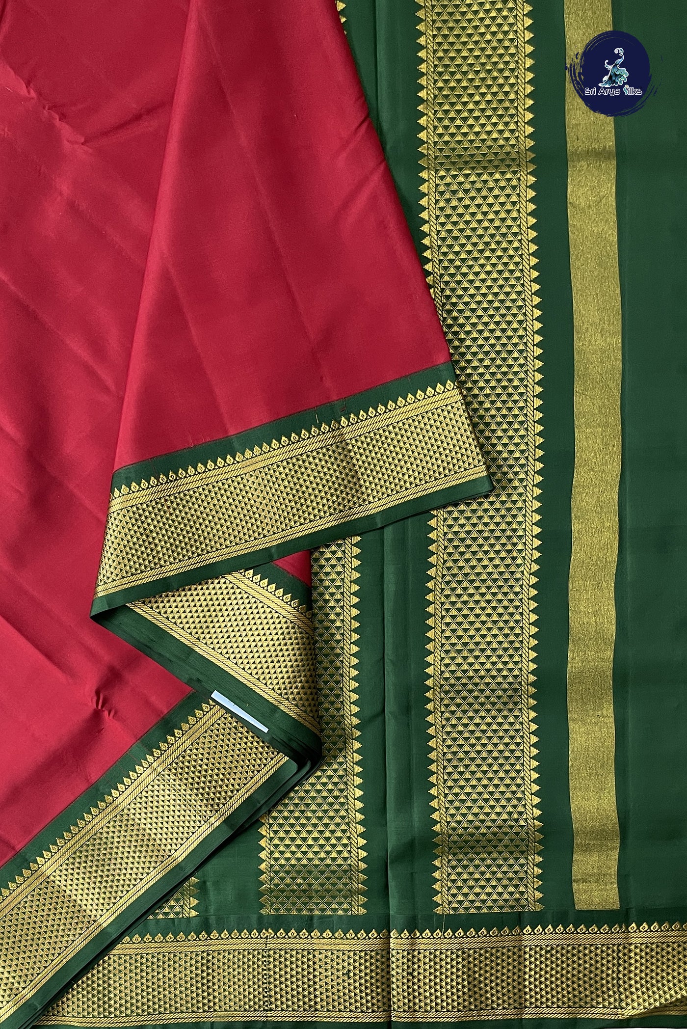 Arakku Madisar 10 Yards Silk Saree With Plain Pattern