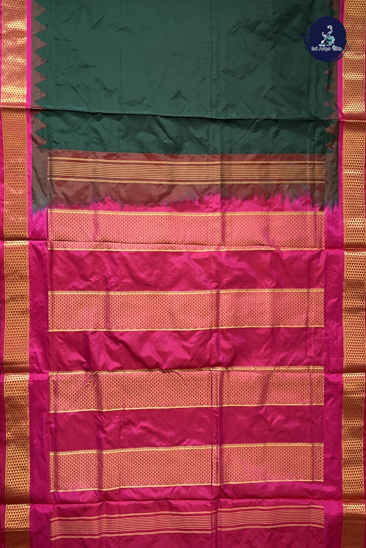 Bottle Green Madisar 10 Yards Silk Saree With Plain Pattern