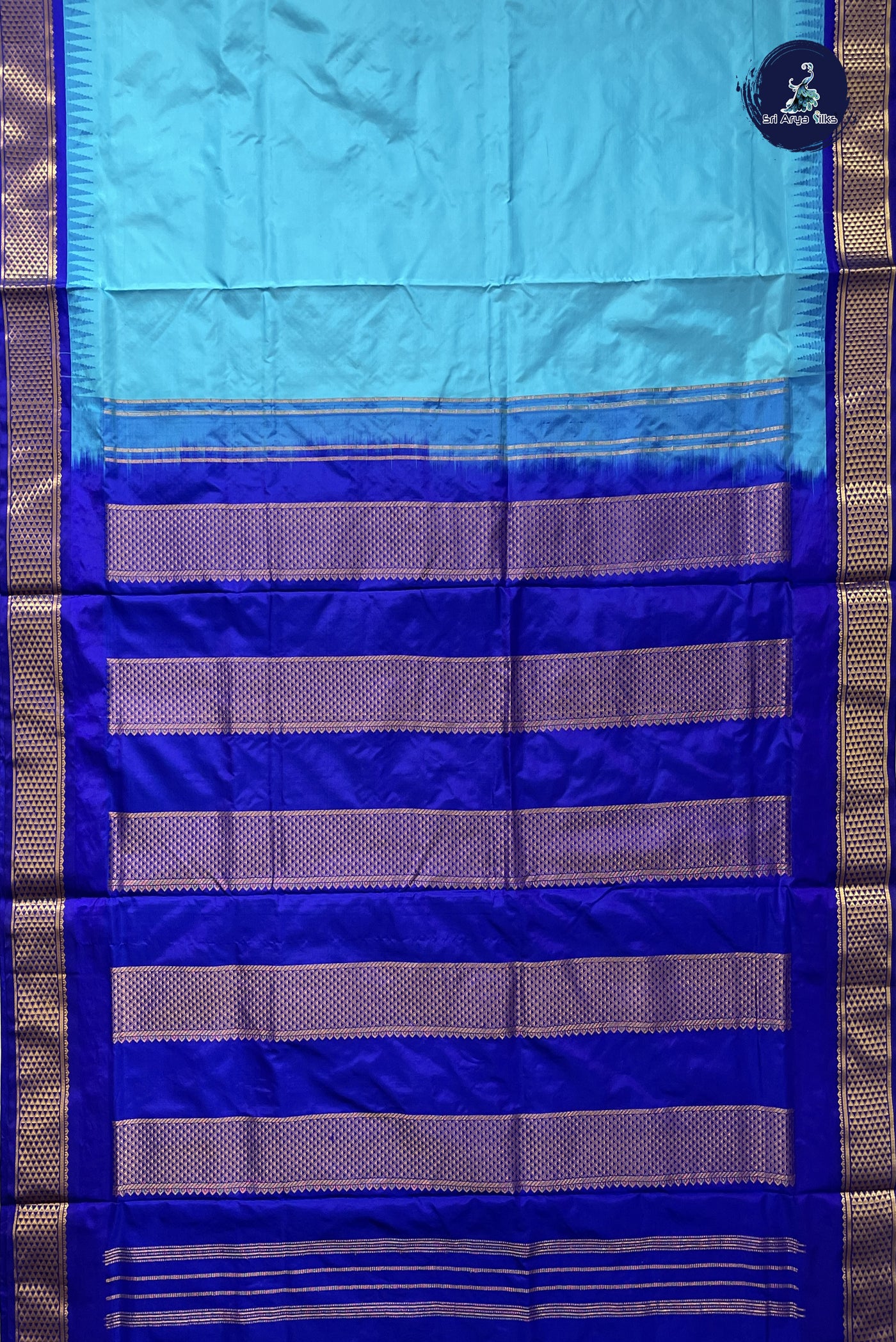 Light Blue Madisar 10 Yards Silk Saree With Plain Pattern