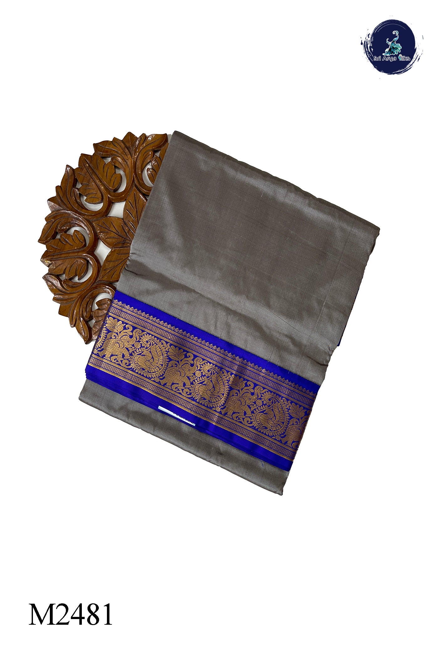 Silver Grey Madisar 10 Yards Silk Saree With Plain Pattern