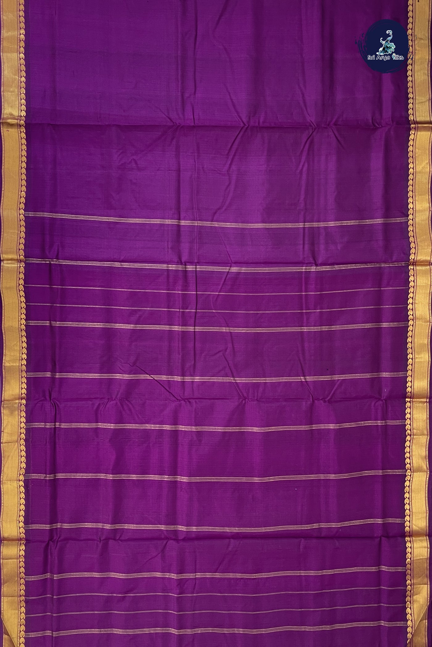 Magenta Madisar 10 Yards Silk Saree With Plain Pattern