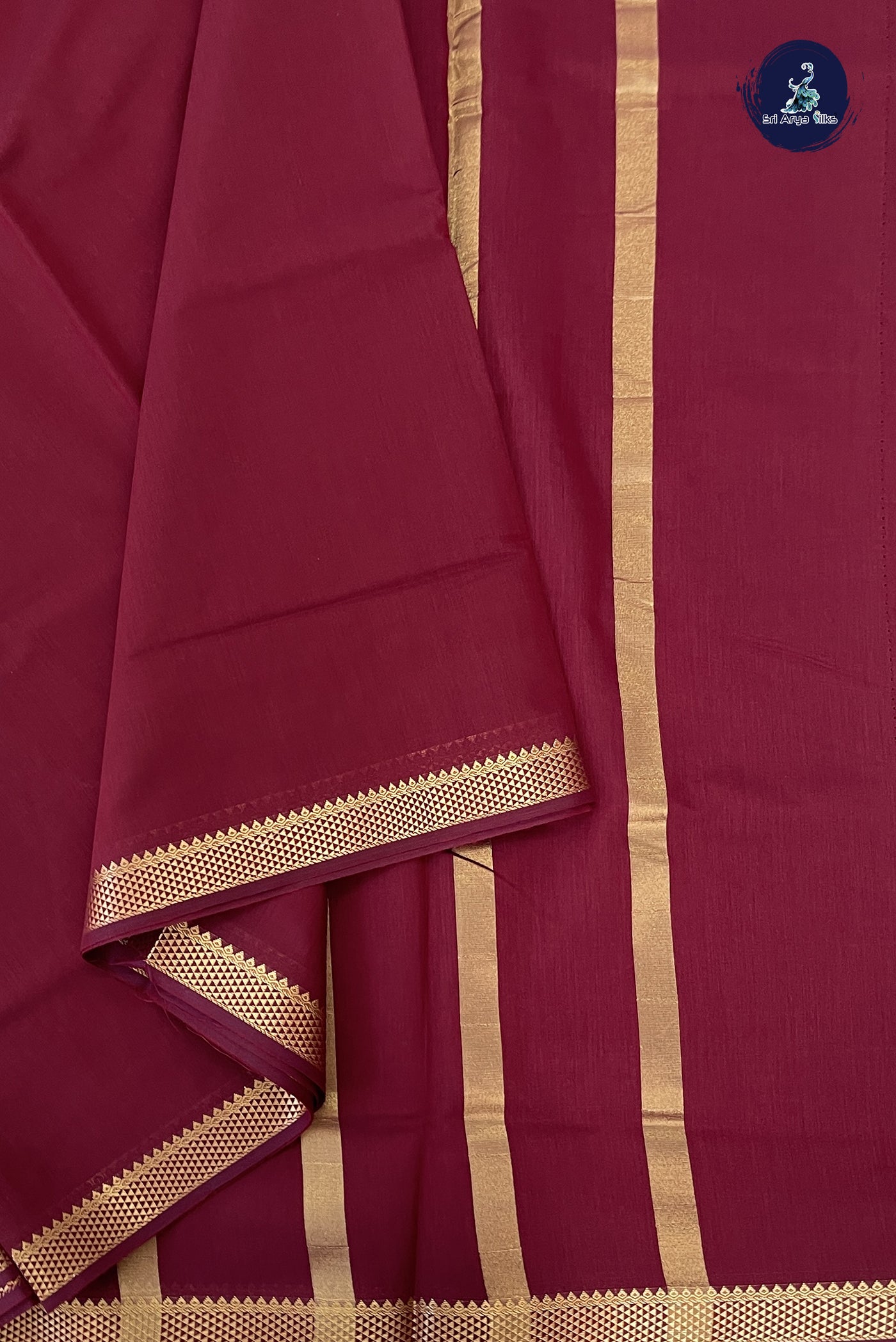 Arakku Madisar Semi Silk Cotton Saree With Plain Pattern