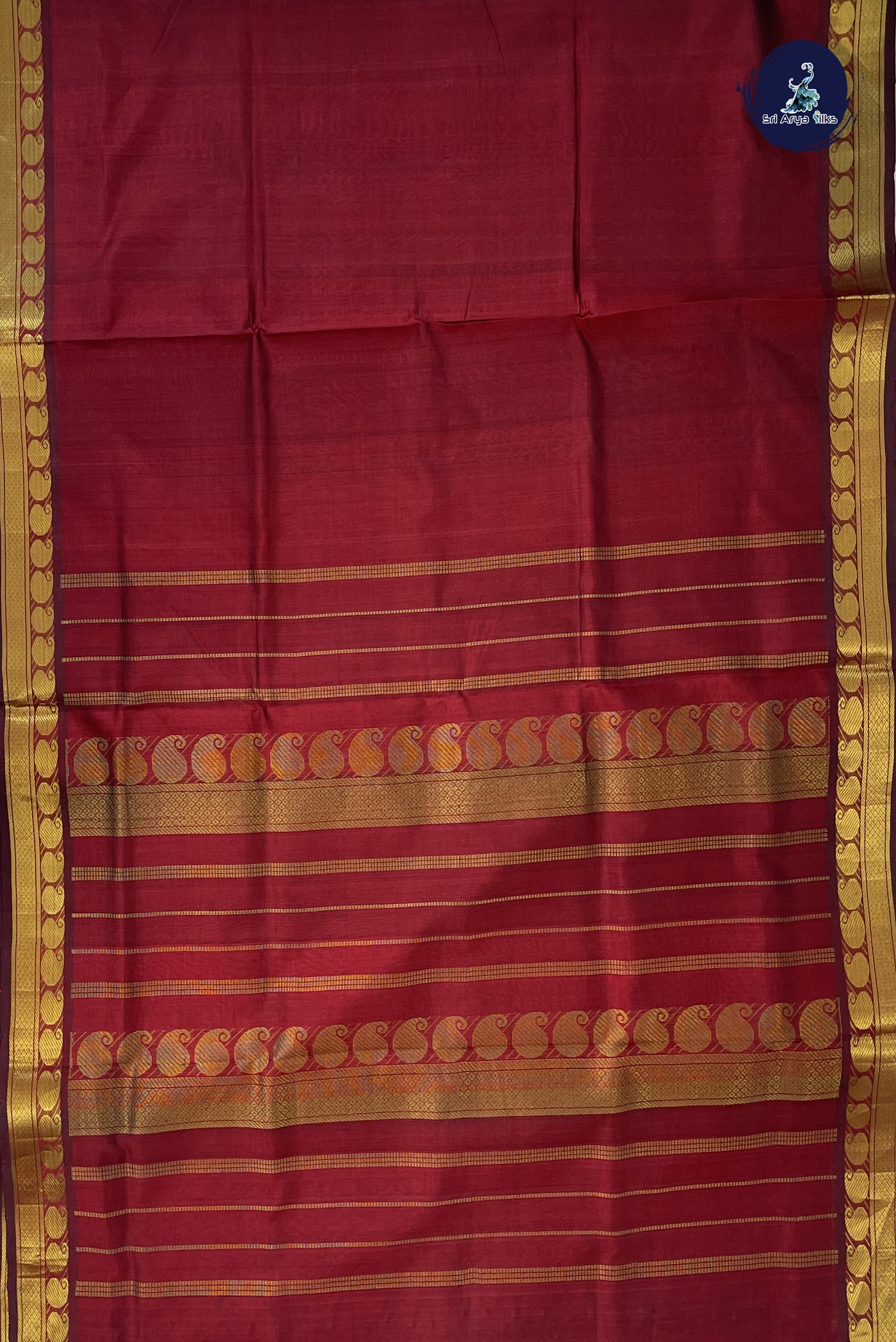 Dual Tone Maroon 10 Yards Silk Cotton Saree With Plain Pattern