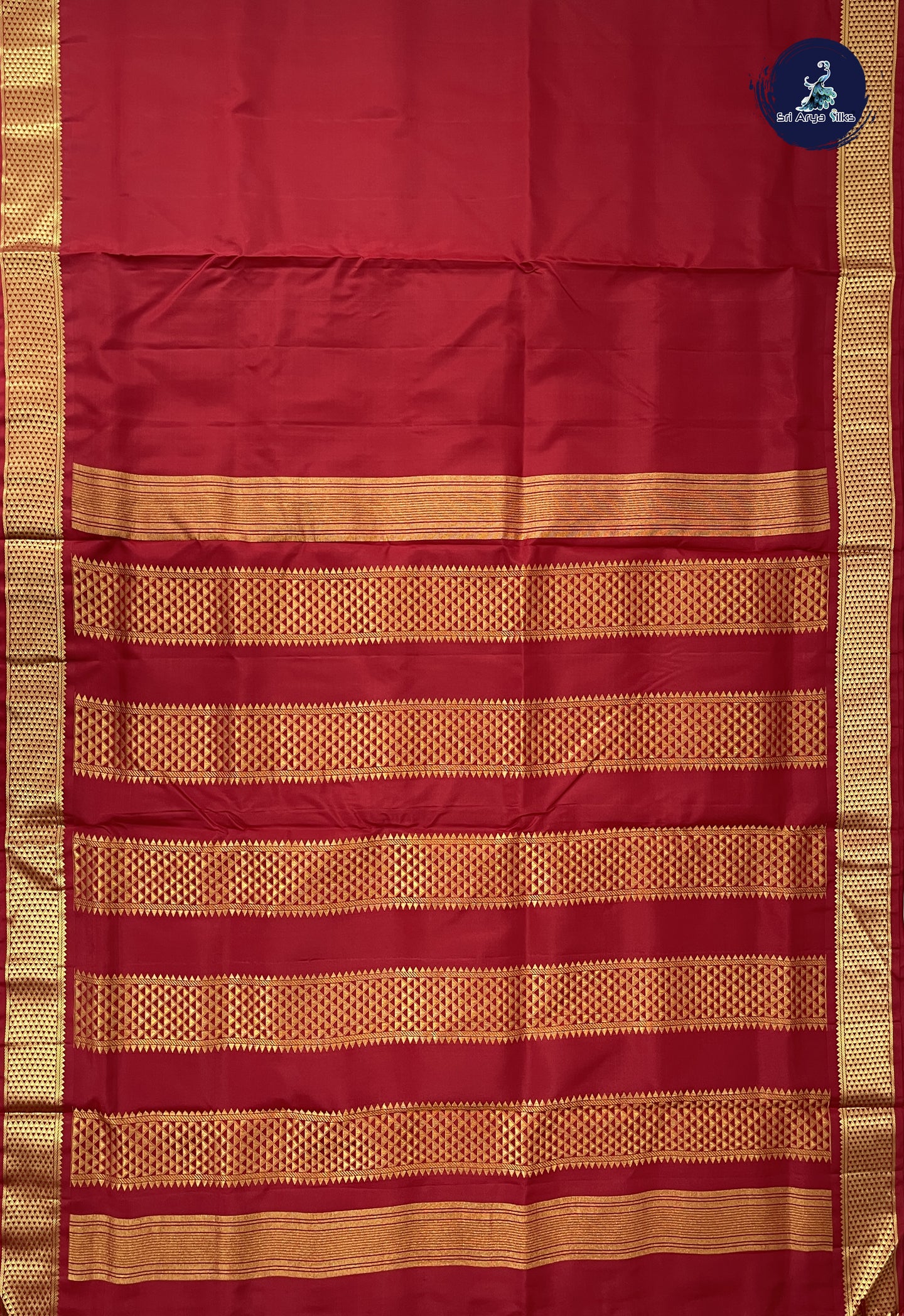 Maroon Madisar 10 Yards Silk Saree With Plain Pattern