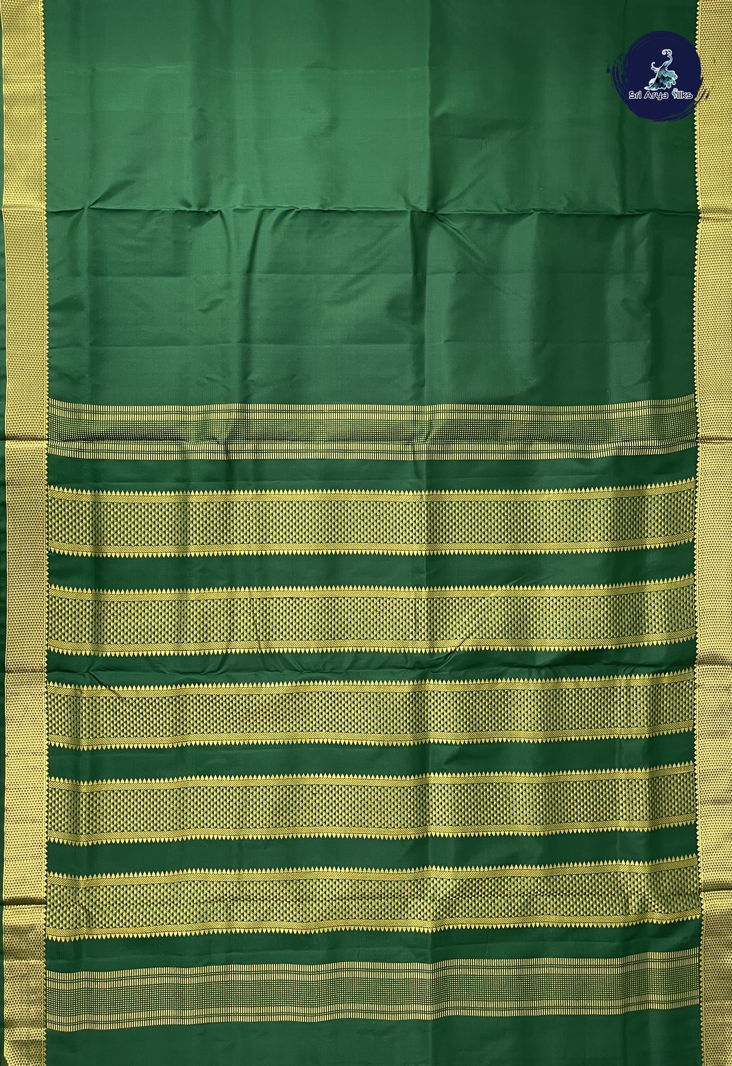 Bottle Green Madisar 10 Yards Silk Saree With Plain Pattern