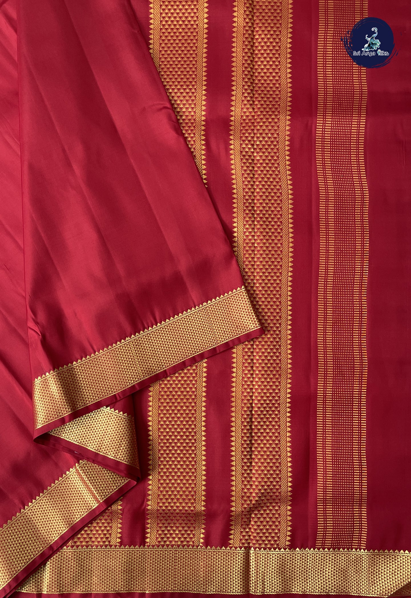 Maroon Madisar 10 Yards Silk Saree With Plain Pattern