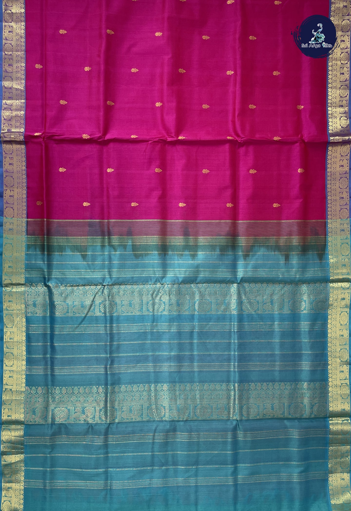 Magenta 10 Yards Silk Cotton Saree With Zari Buttas Pattern