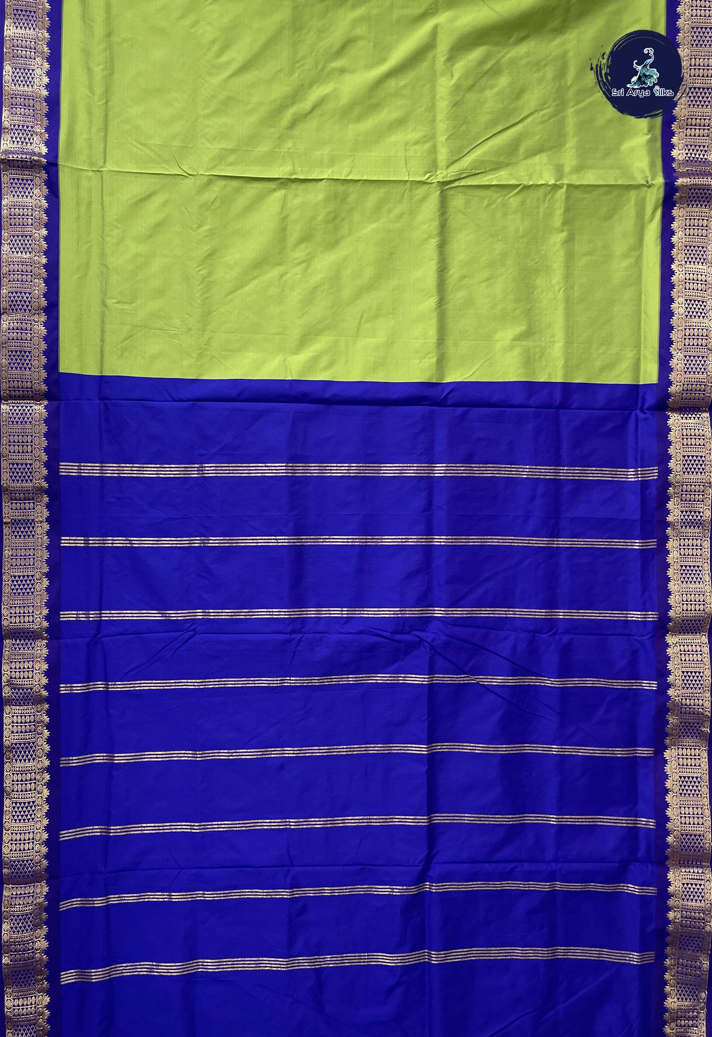 Dual Tone Green 10 Yards Semi Silk With Plain Pattern