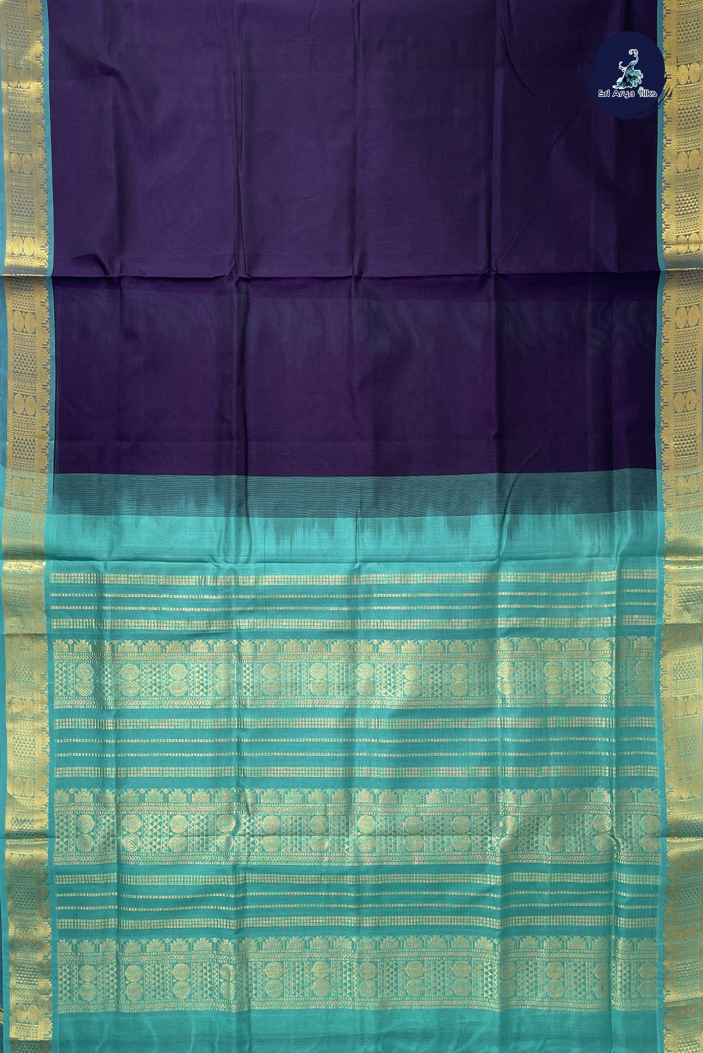 Dark Plum 10 Yards Silk Cotton Saree With Plain Pattern