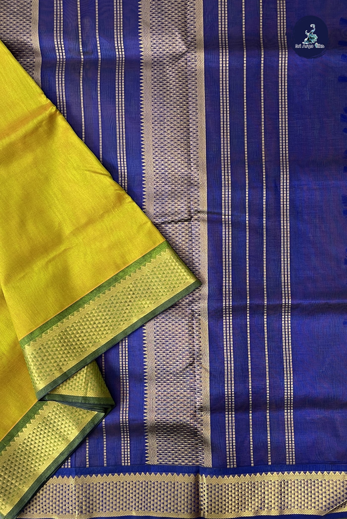 Golden Mustard 10 Yards Silk Cotton Saree With Plain Pattern