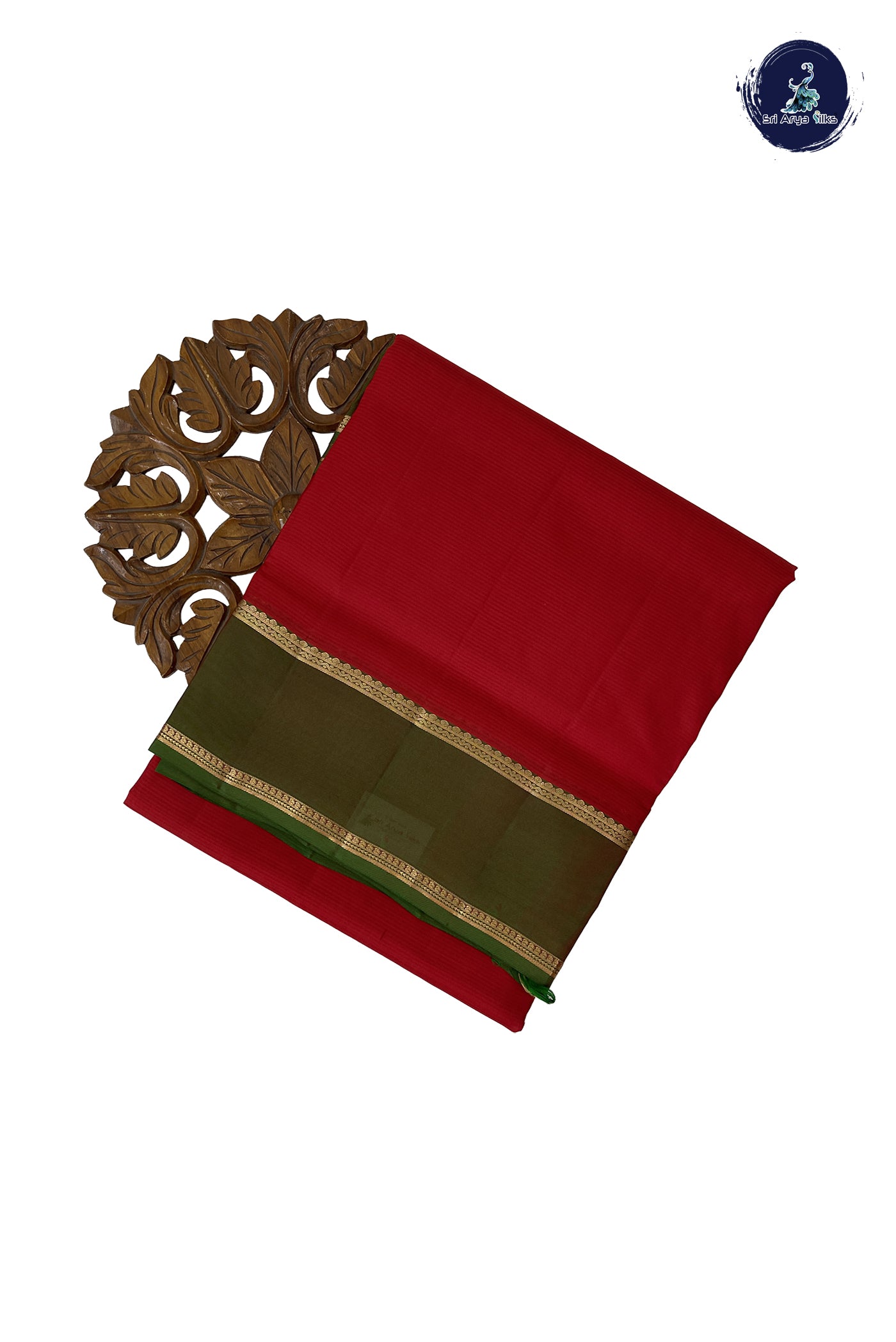 Red Madisar 10 Yards Silk Saree With Plain Pattern