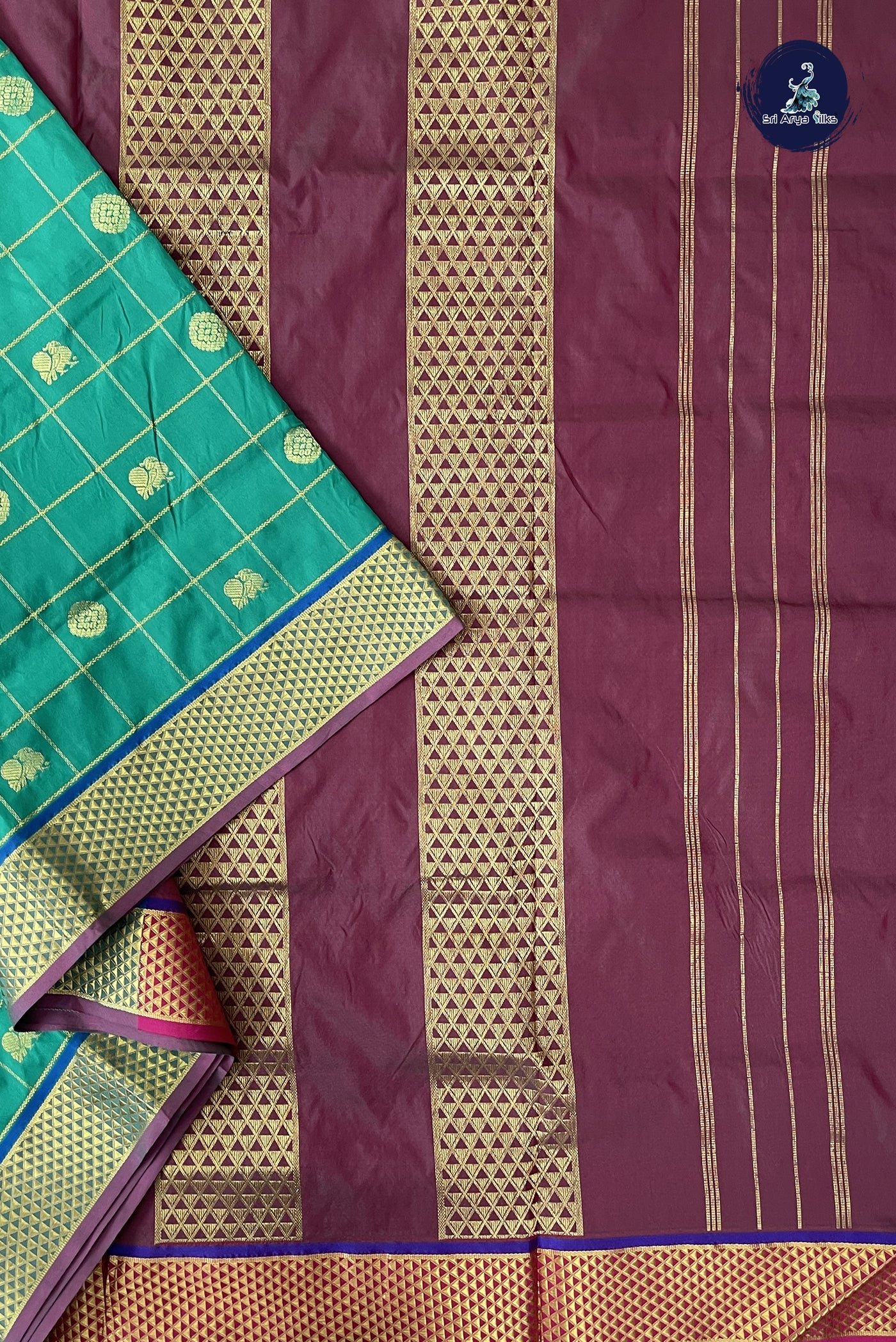 Green 10 Yards Semi Silk With Zari Checked Pattern