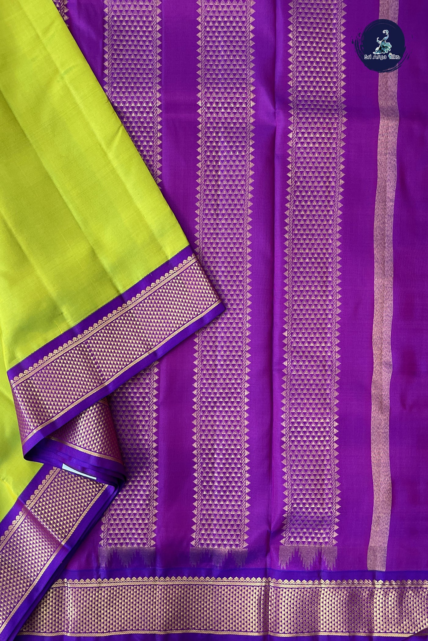 Lime Green Madisar 10 Yards Silk Saree With Plain Pattern