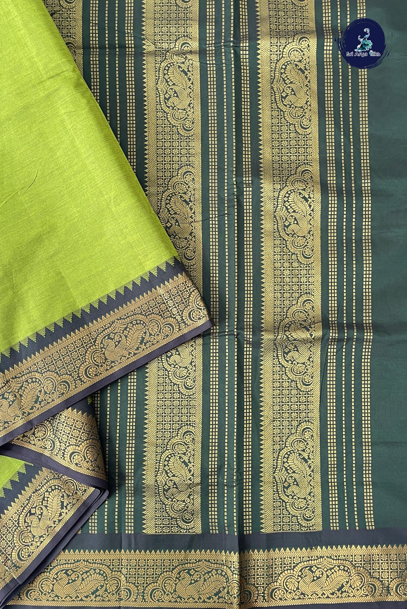 Light Green Half Pure Madisar Silk Cotton Saree With Plain Pattern