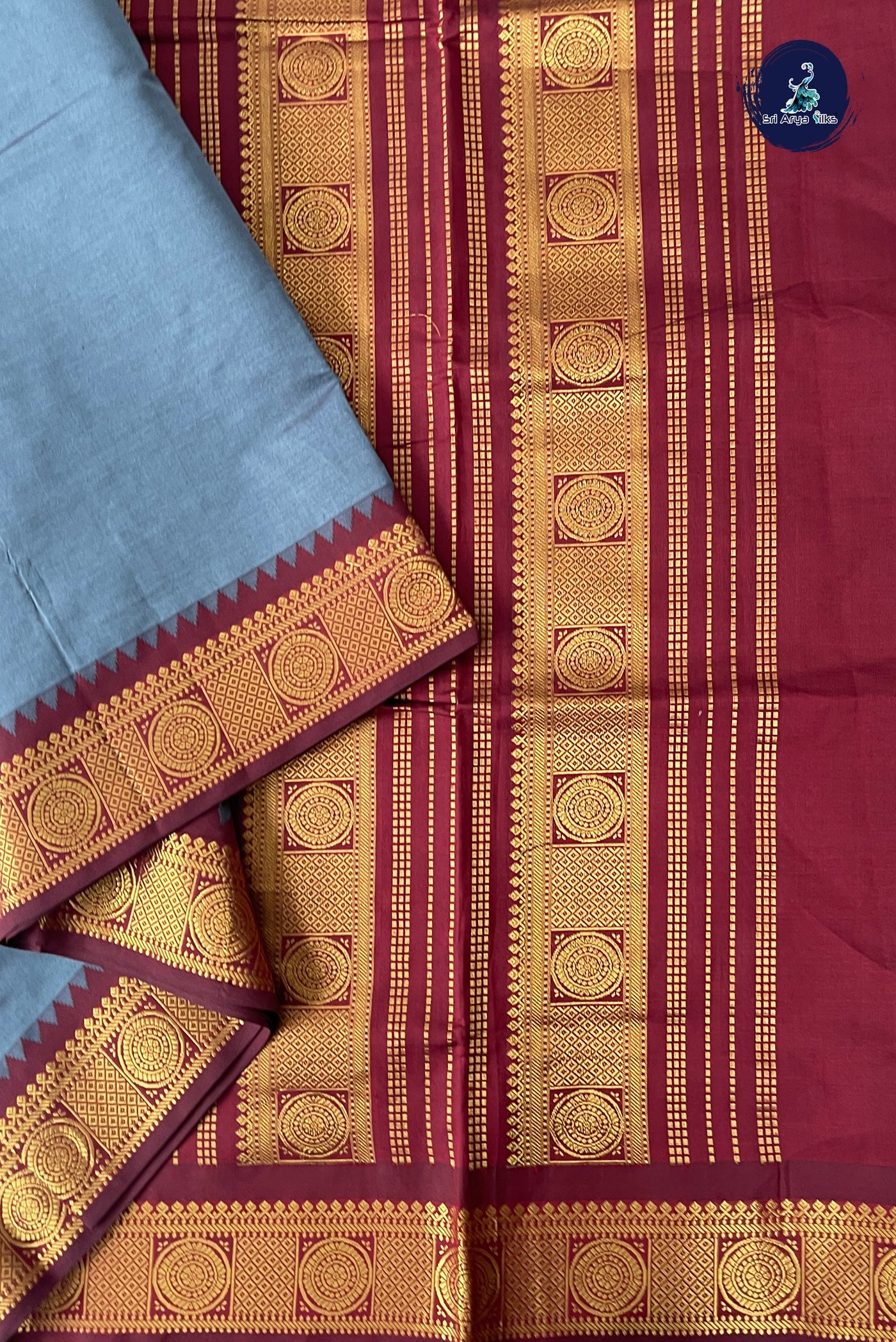 Grey Half Pure Madisar Silk Cotton Saree With Plain Pattern