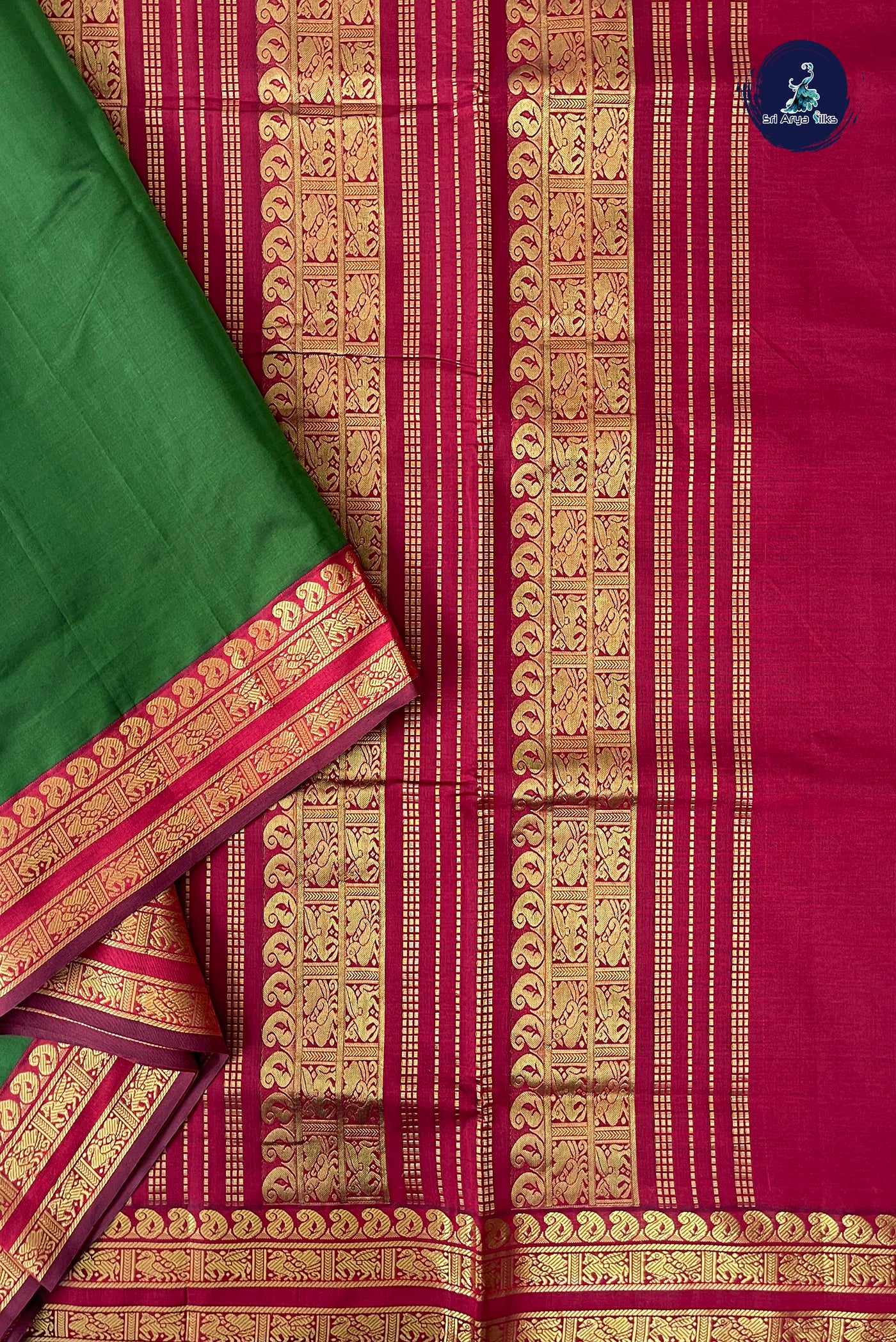 Green Half Pure Madisar Silk Cotton Saree With Plain Pattern
