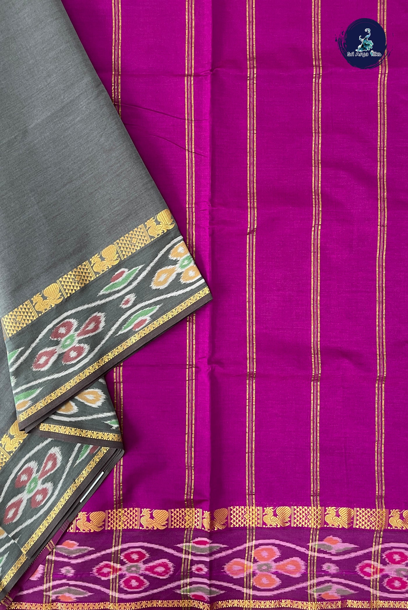 Grey Half Pure Madisar Silk Cotton Saree With Plain Pattern