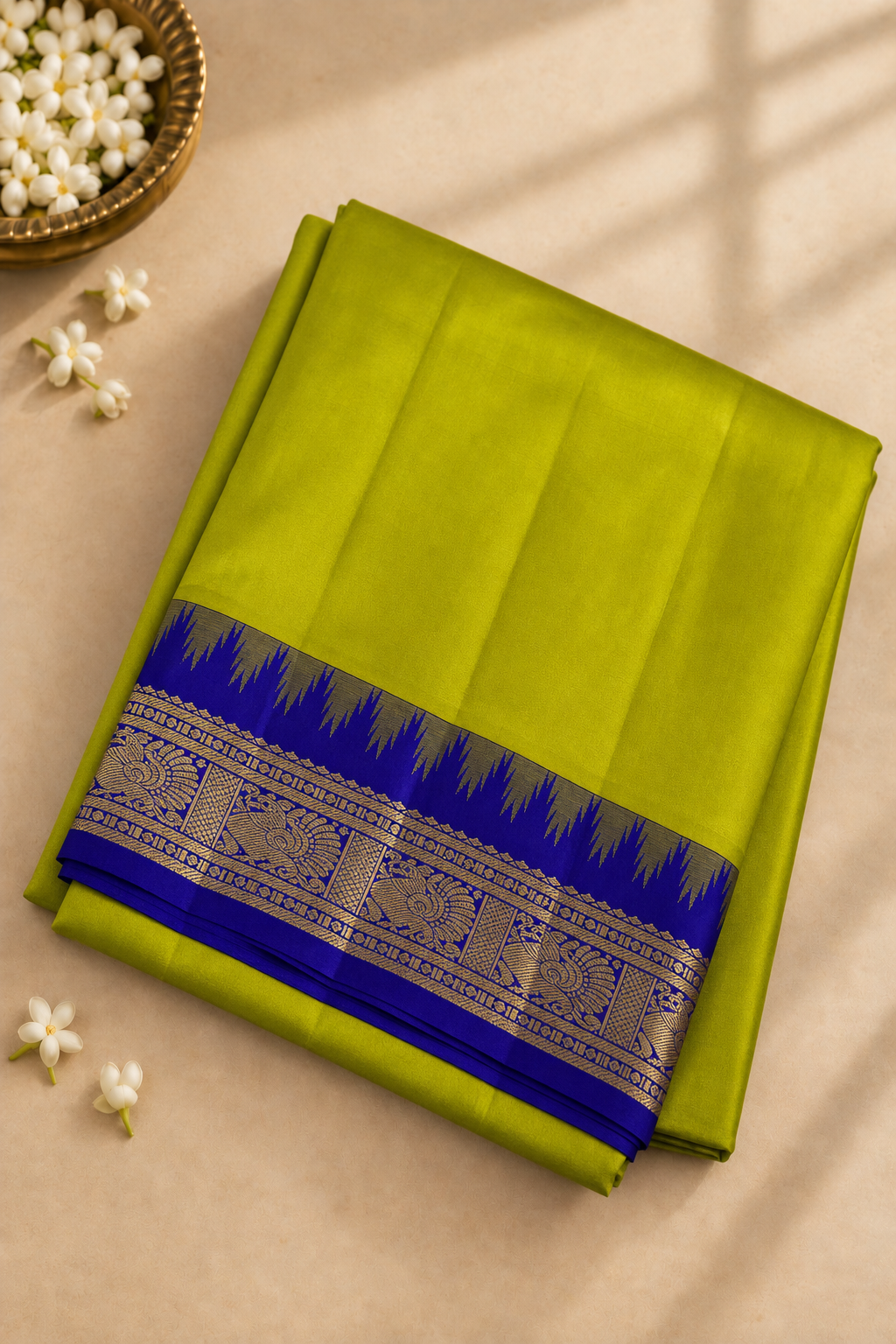 Lime Green Madisar 10 Yards Silk Saree With Plain Pattern