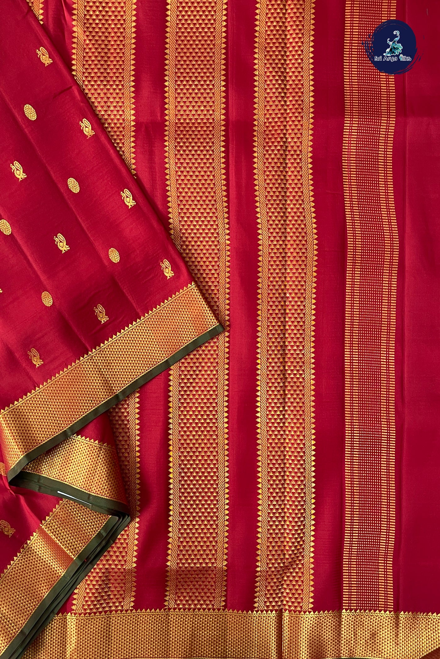 Arakku Madisar 10 Yards Silk Saree With Zari Buttas Pattern