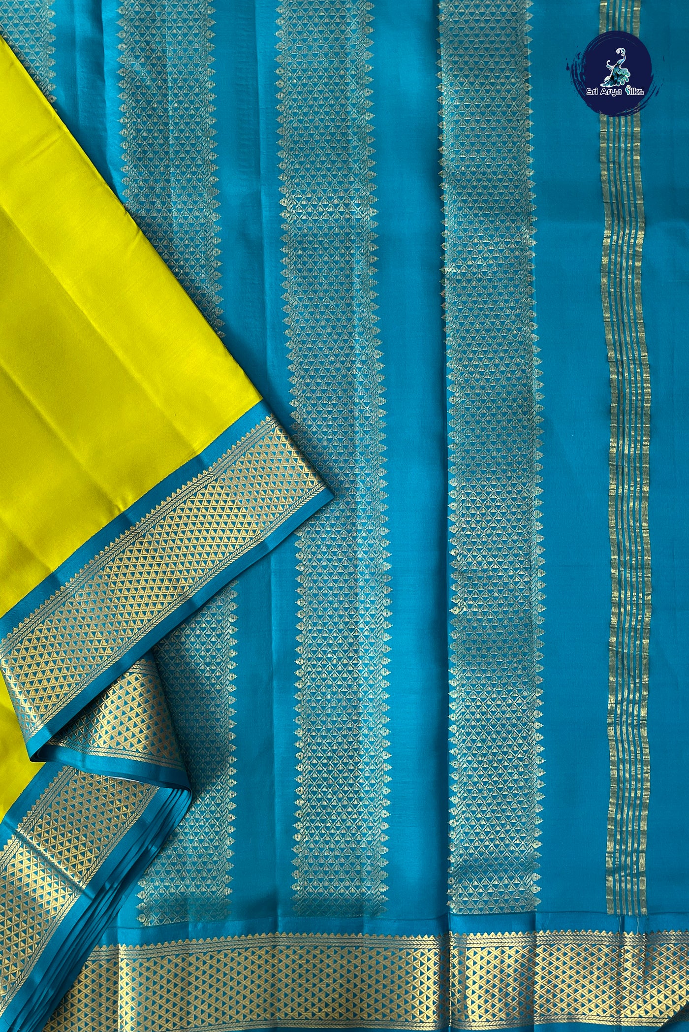 Lime Green Madisar 10 Yards Silk Saree With Plain Pattern