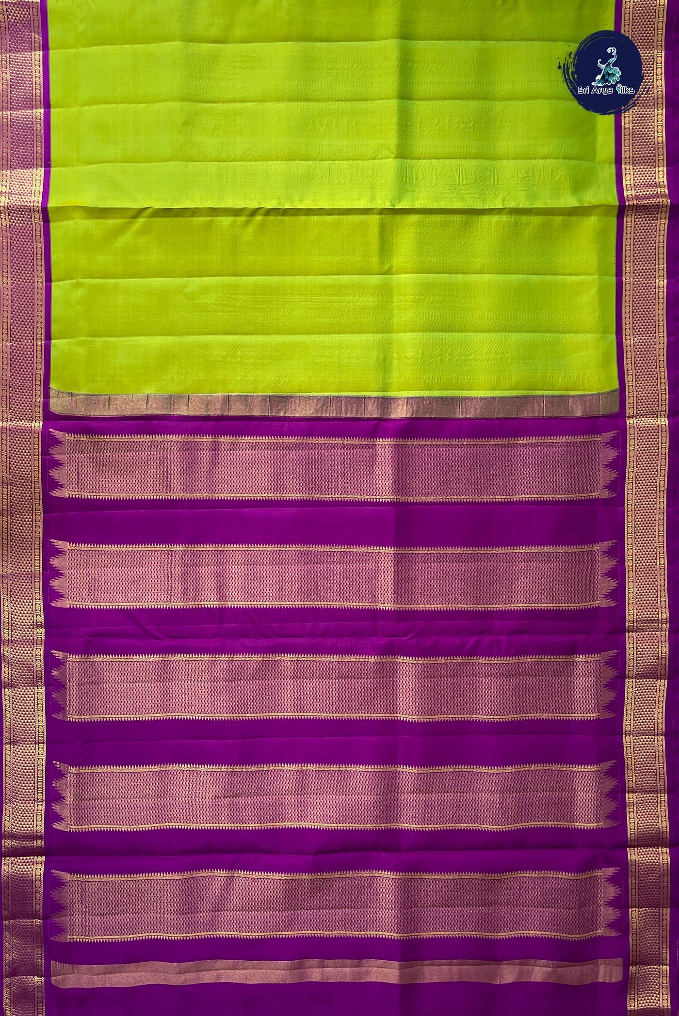 Flurocent Green Madisar 10 Yards Silk Saree With Plain Pattern