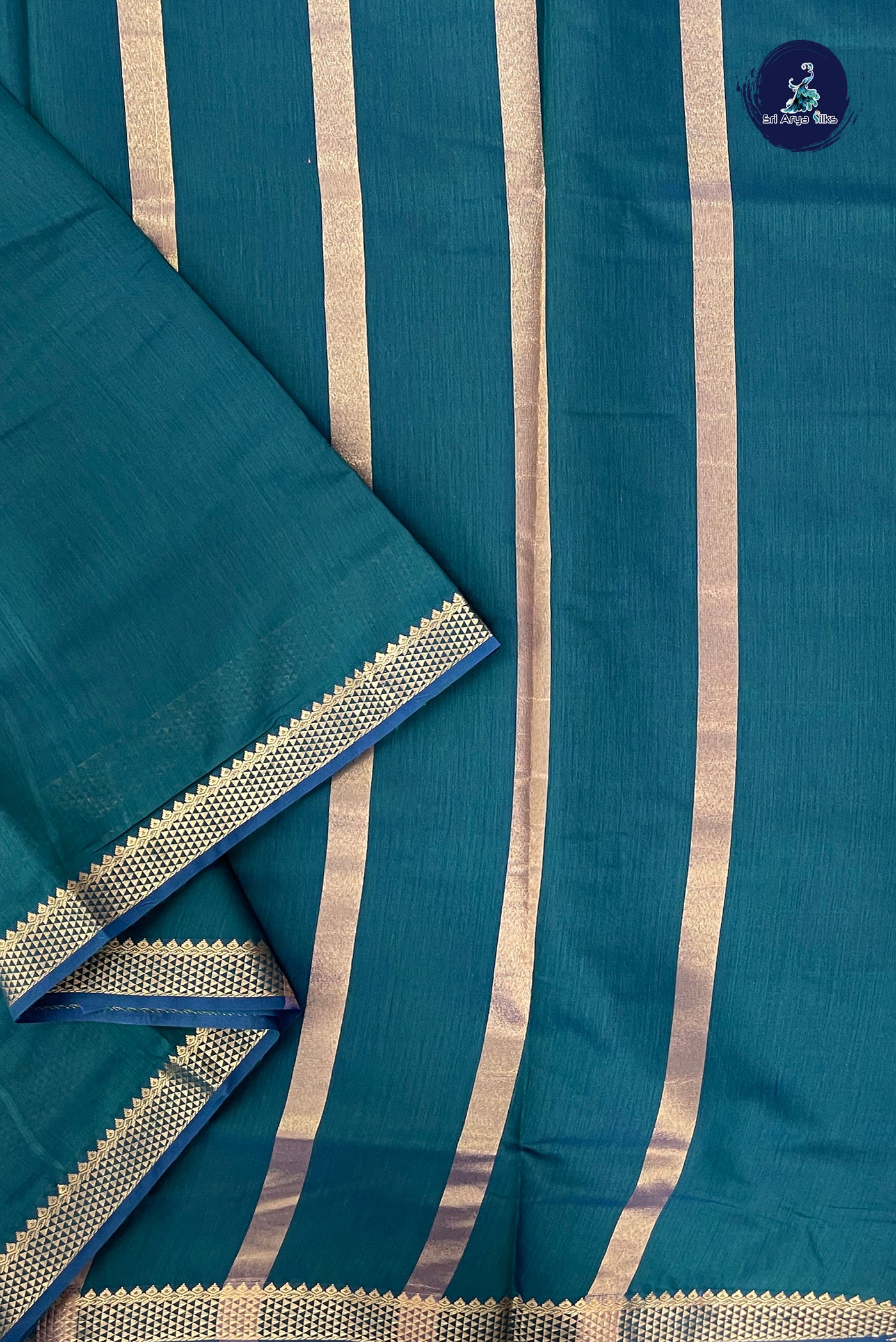 Green Madisar Semi Silk Cotton Saree With Plain Pattern