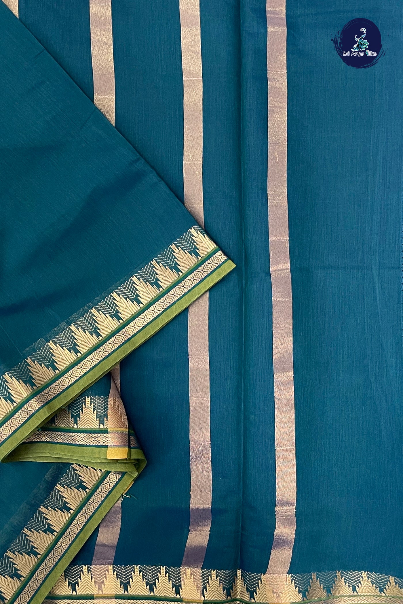 Green Madisar Semi Silk Cotton Saree With Plain Pattern