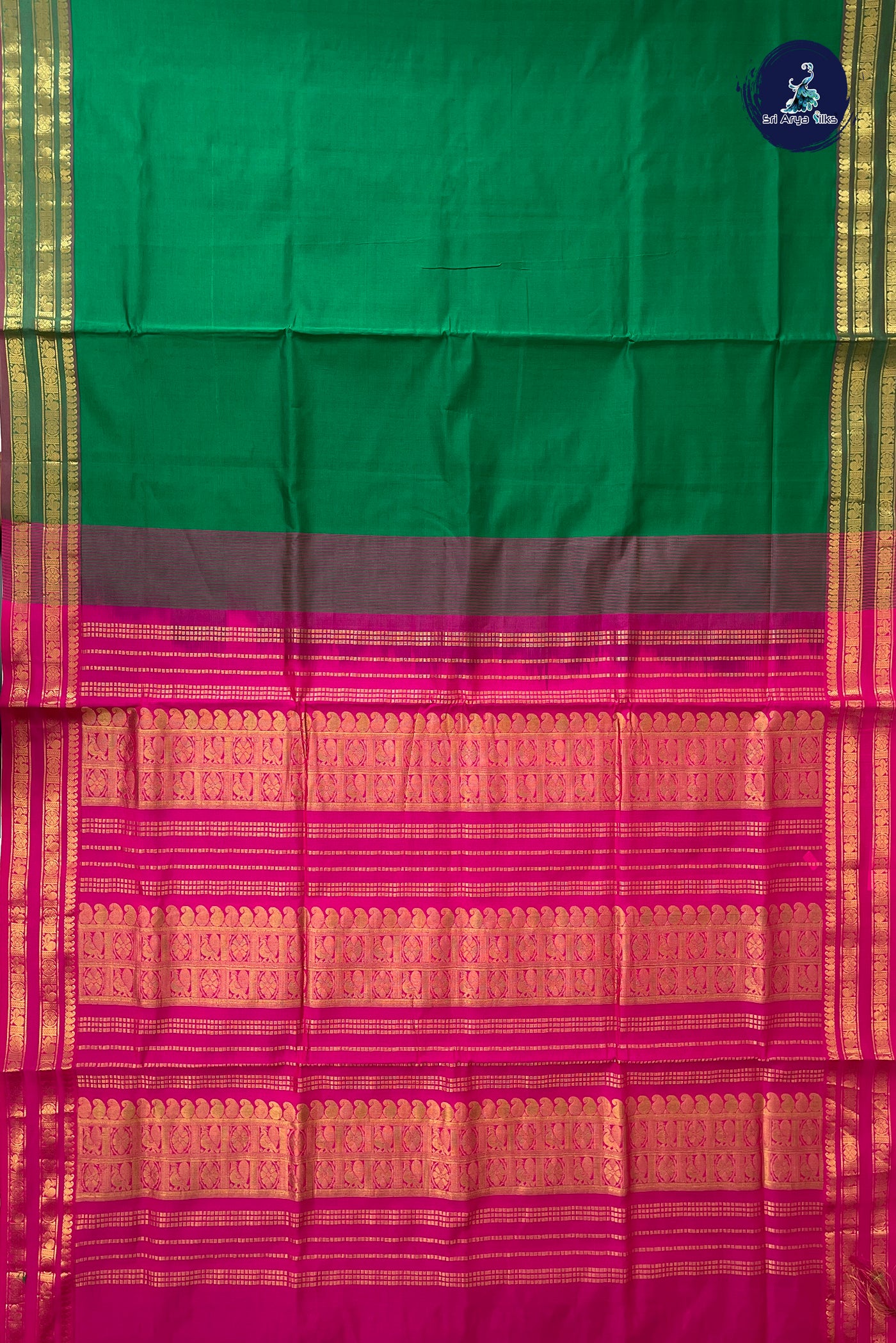 Green Half Pure Madisar Silk Cotton Saree With Plain Pattern