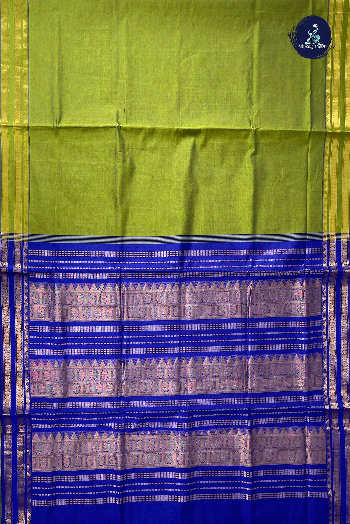 Green Half Pure Madisar Silk Cotton Saree With Plain Pattern