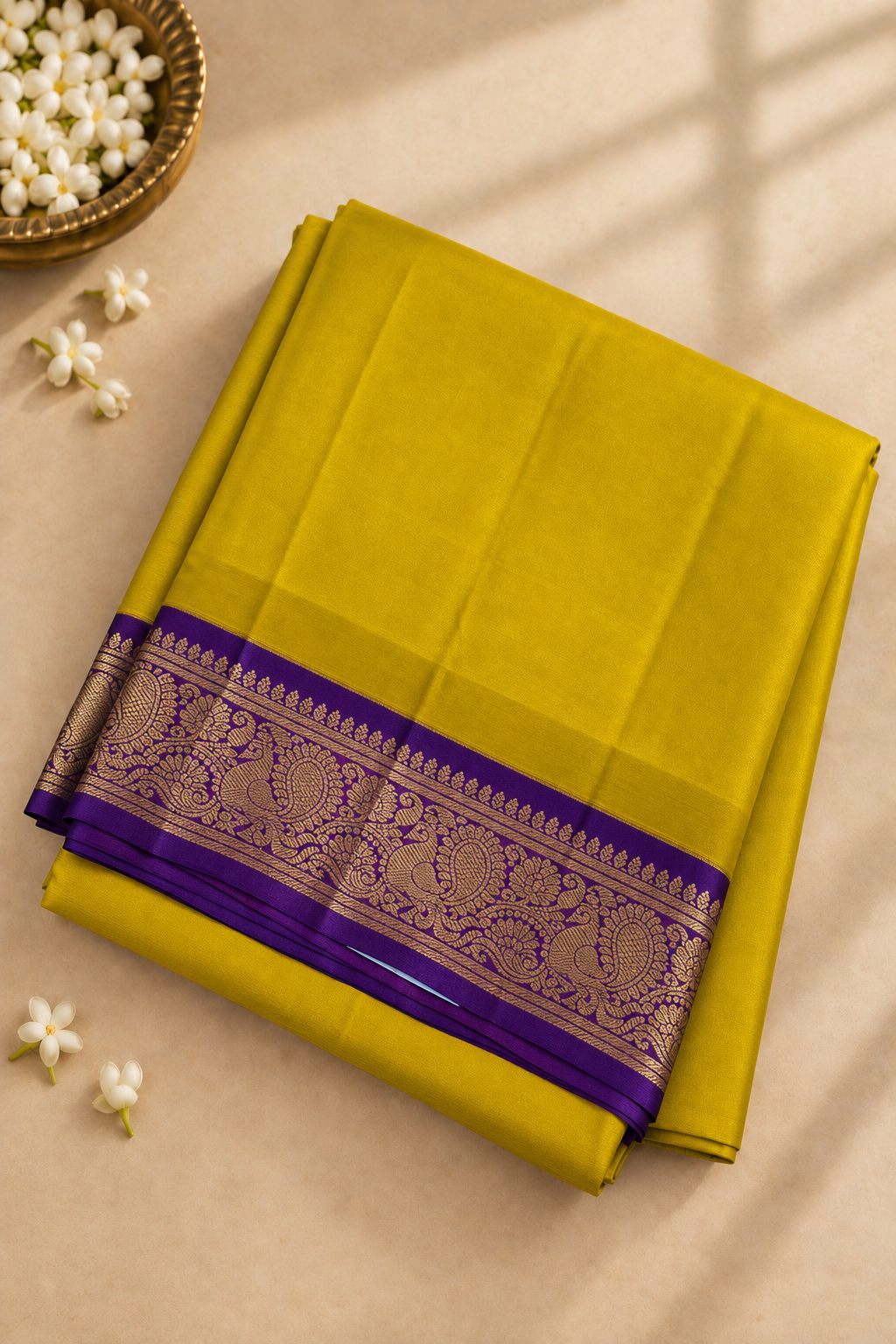 Lemon Yellow Madisar 10 Yards Silk Saree With Plain Pattern