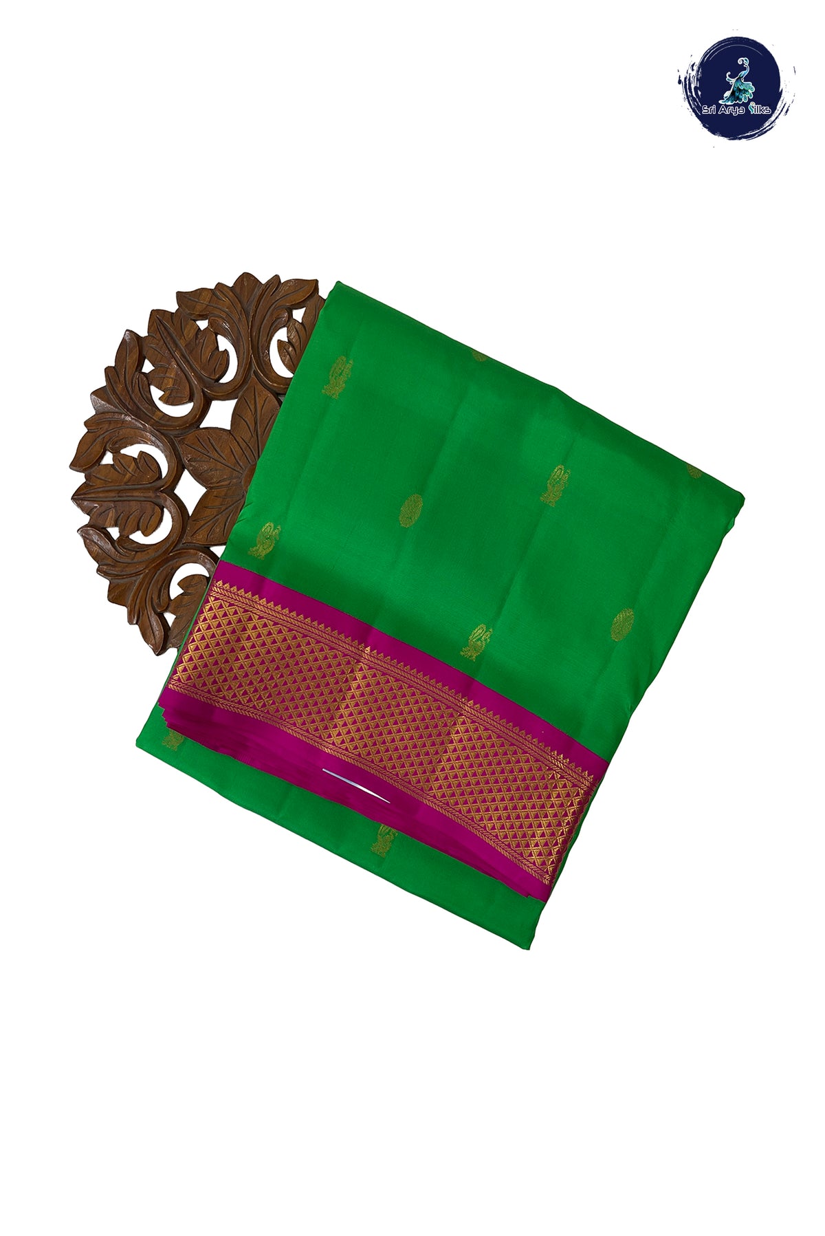 Green Madisar 10 Yards Silk Saree With Mayil Chakram Butta Pattern