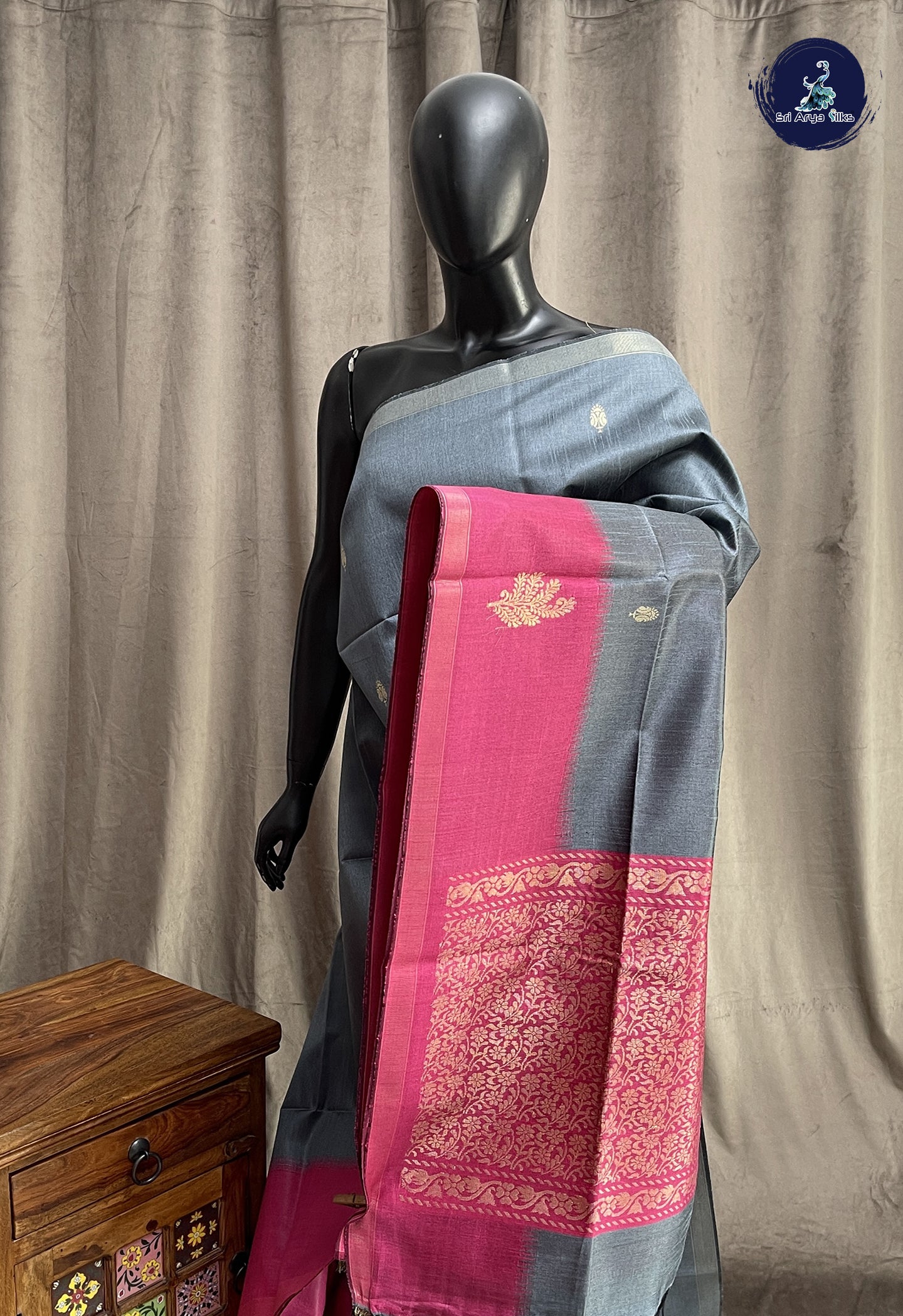 Grey Raw Silk Saree With Zari Buttas Pattern