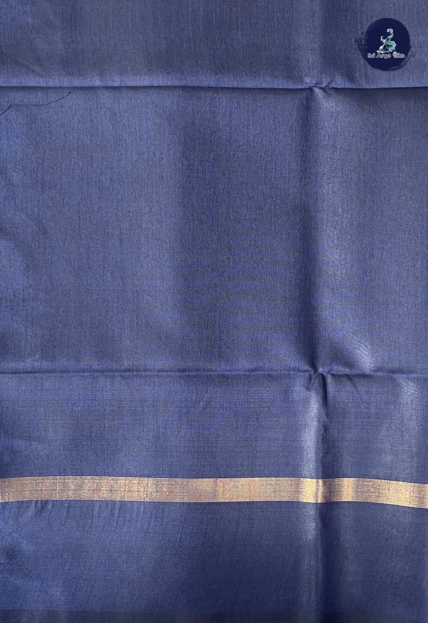 Mehendi Green Raw Silk Saree With Plain Pattern