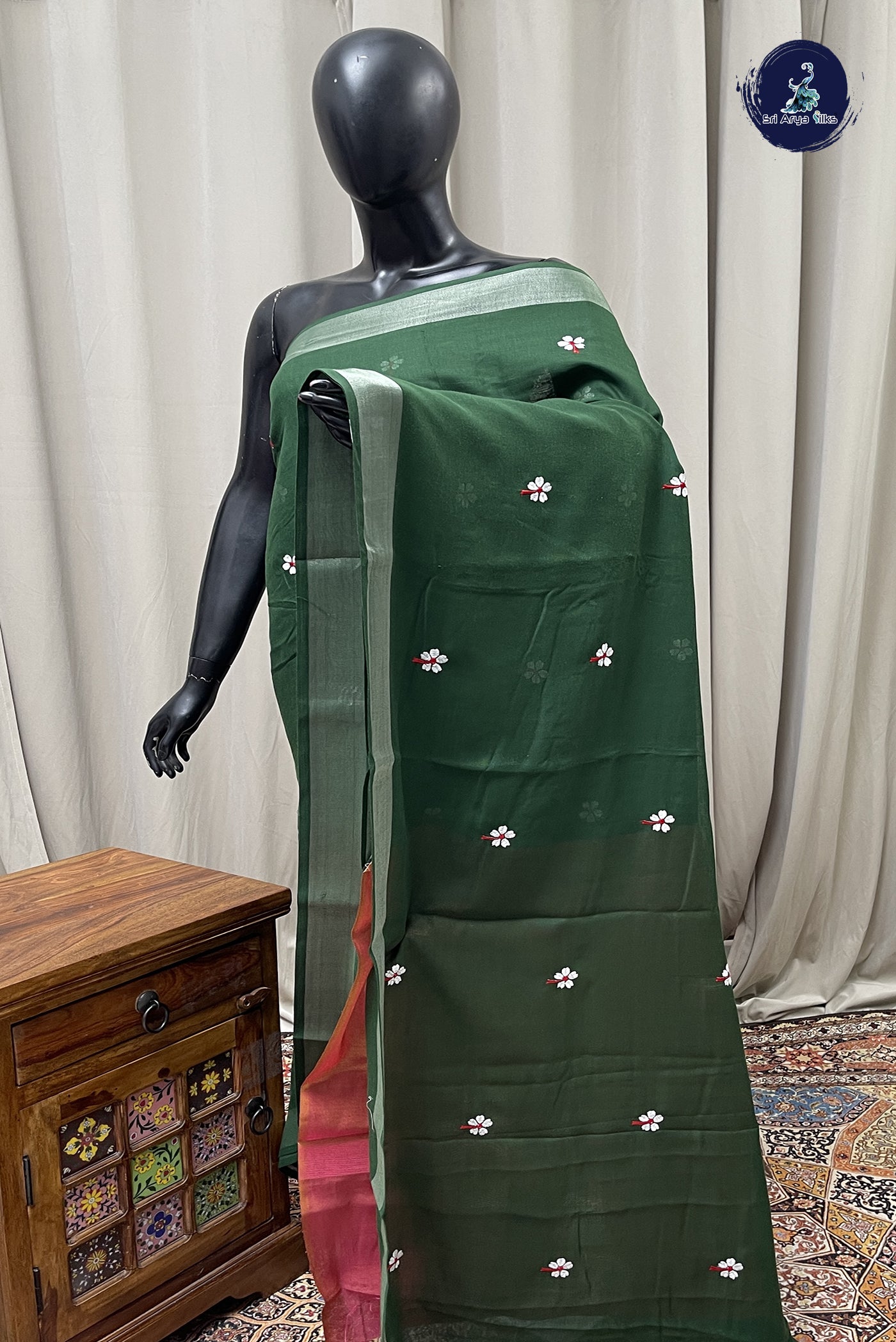 Dark Green Linen Saree With Thread Work Pattern