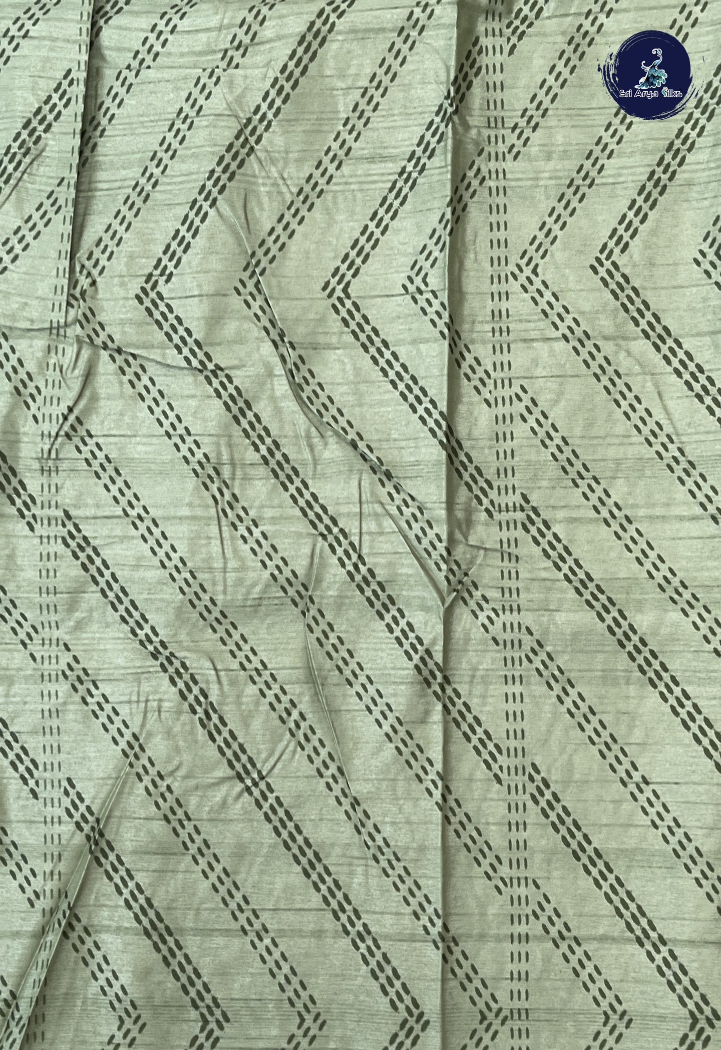 Elaichi Green Tussar Saree With Embroidery Pattern