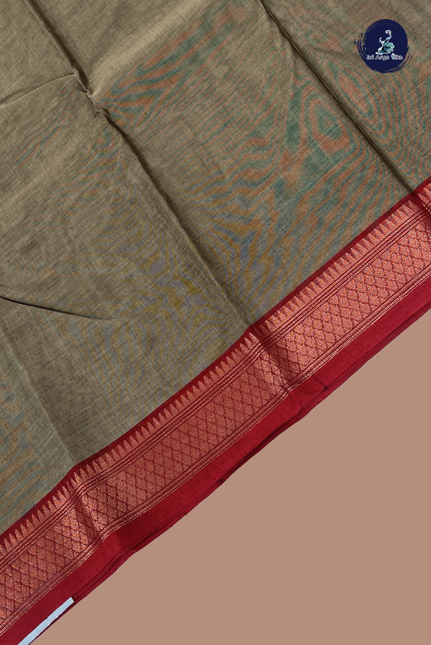 Grey Cotton Saree With Plain Pattern
