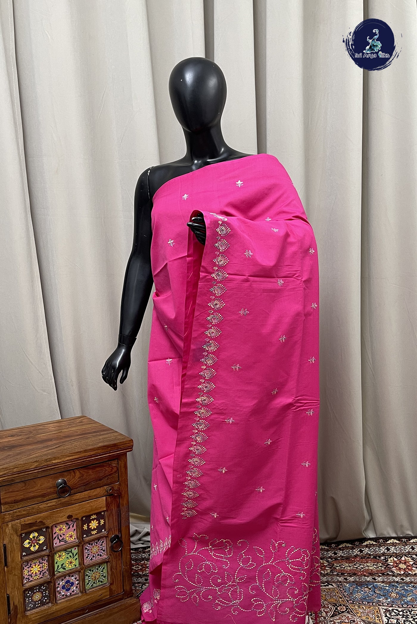 Pink Semi Silk Cotton Saree With Thread Work Pattern