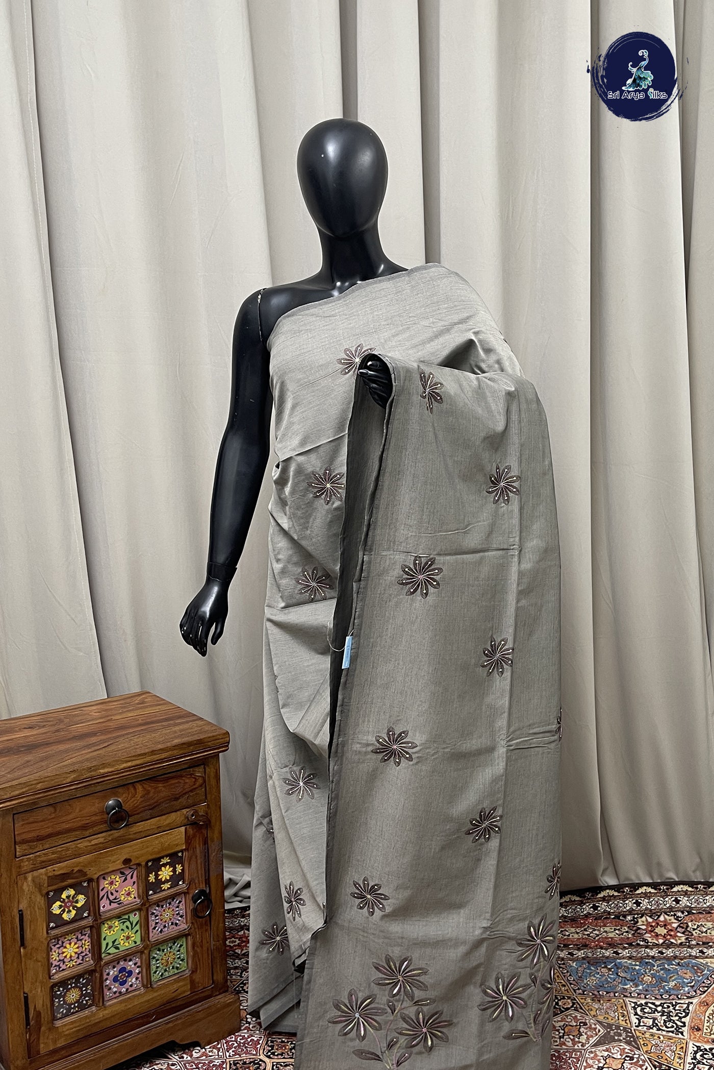Grey Semi Silk Cotton Saree With Thread Work Pattern