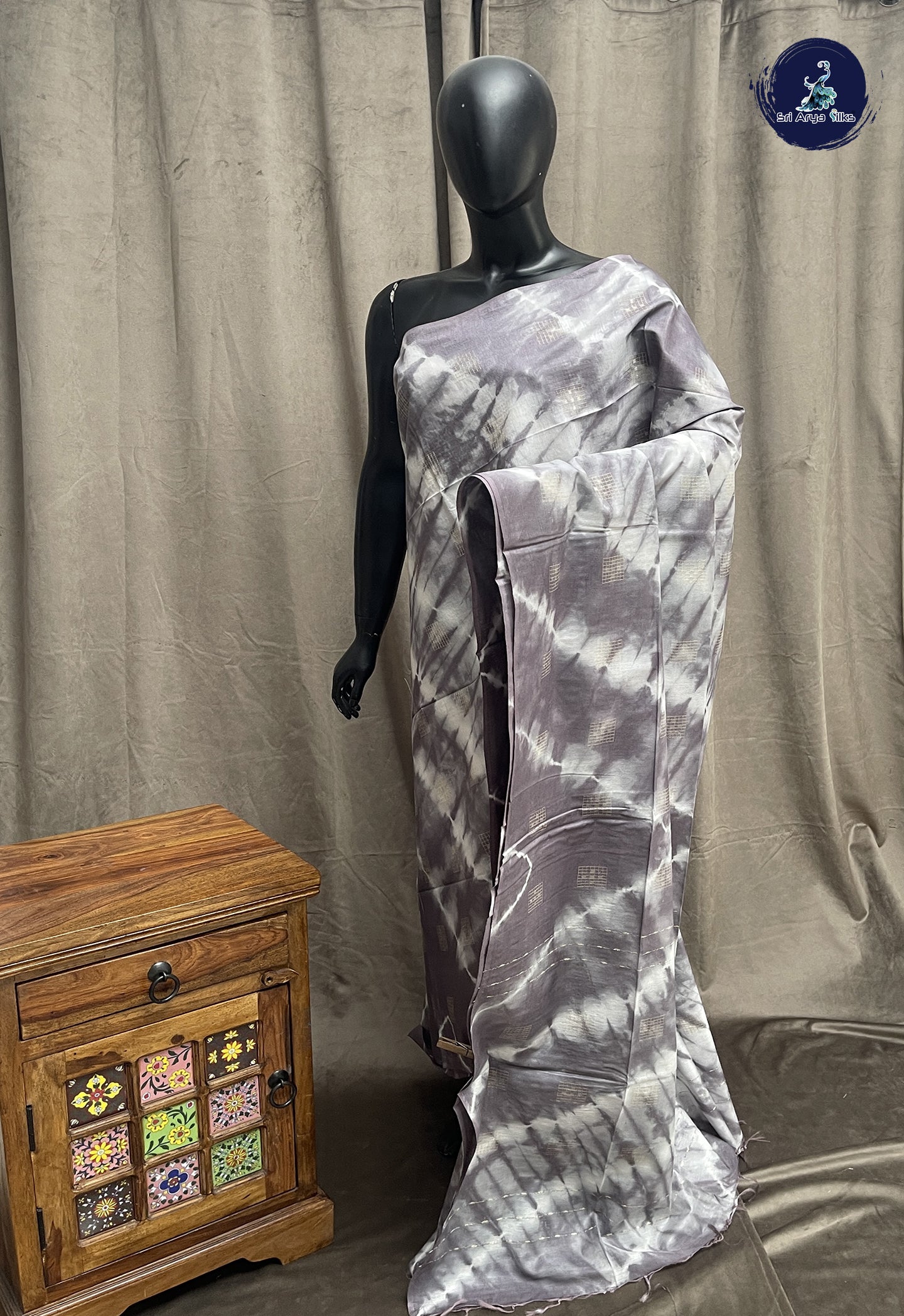 Grey Baswada Saree With Shibori Print Pattern