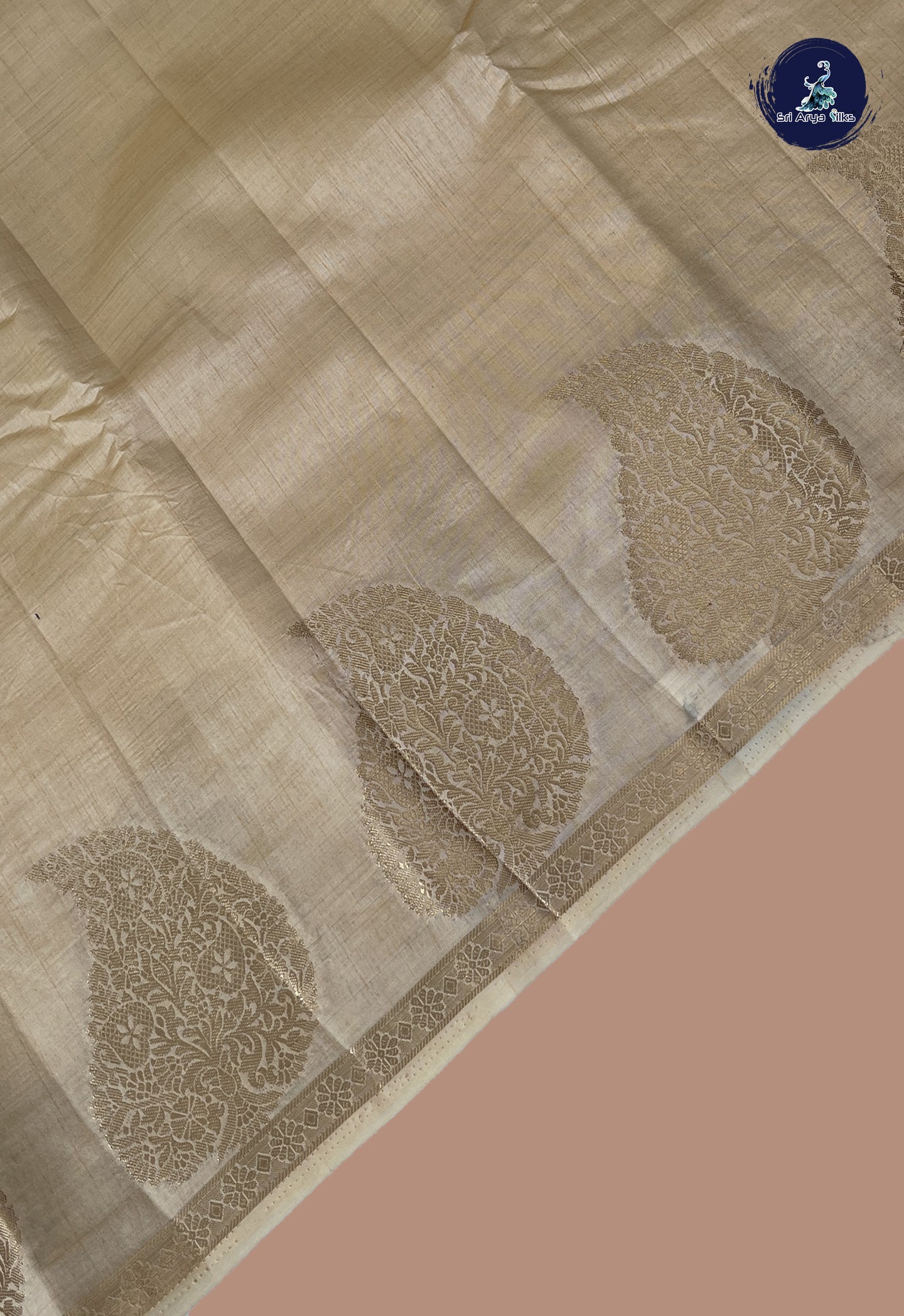 Off White Semi Tussar Saree With Plain Pattern