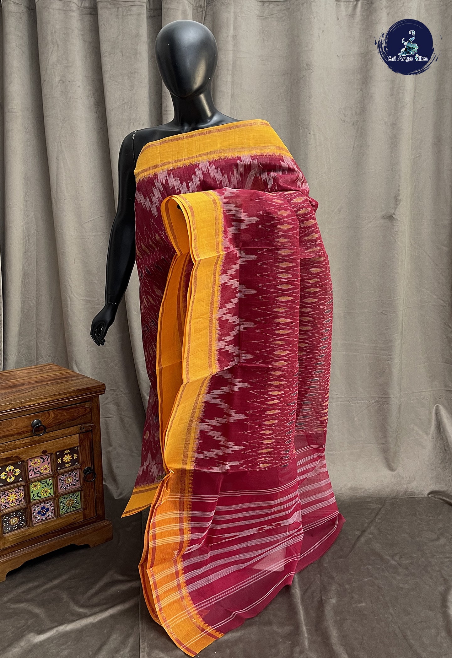 Maroon Pochampally Saree With Patola Pattern