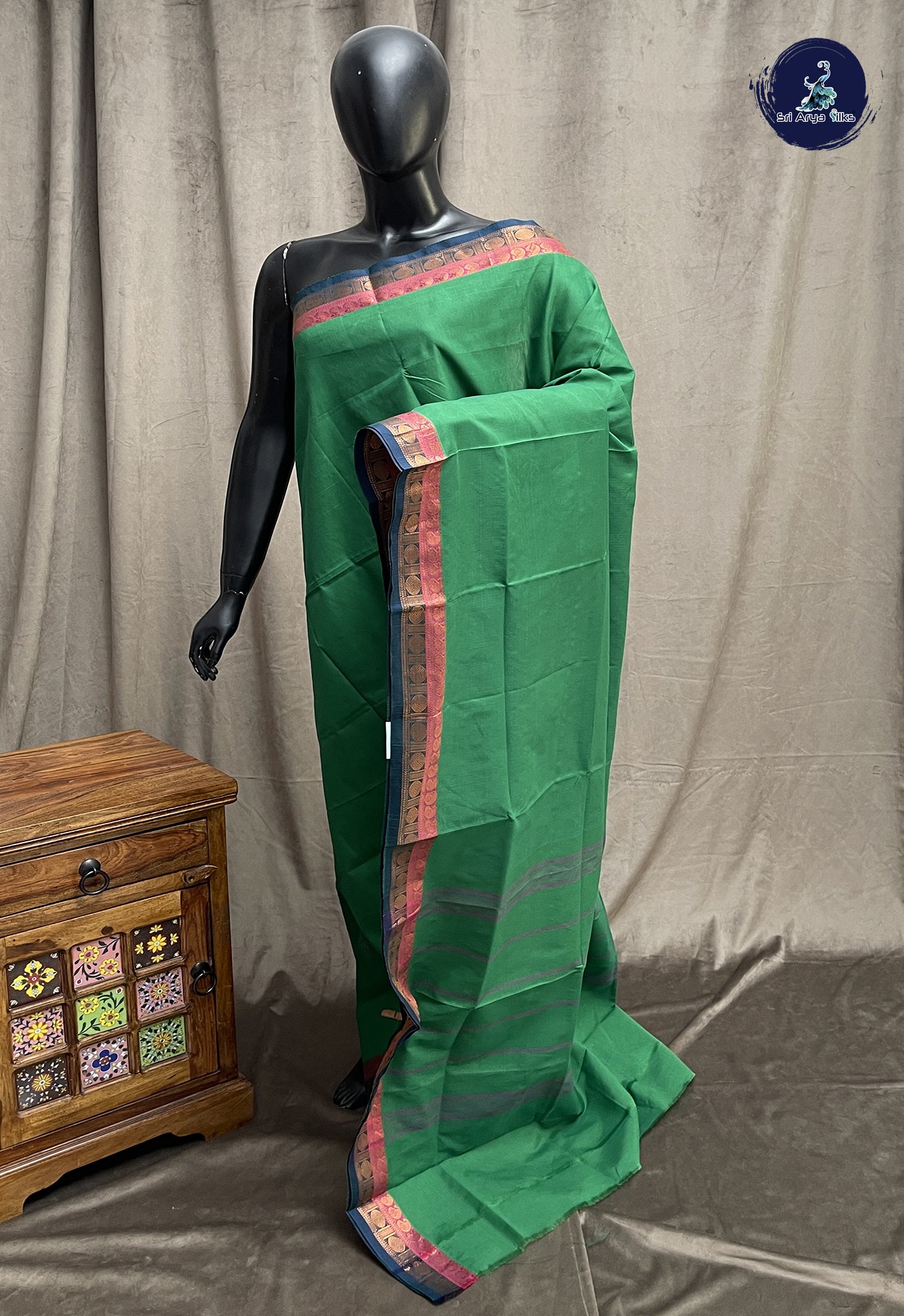 Dark Green Chettinad Cotton Saree With Plain Pattern