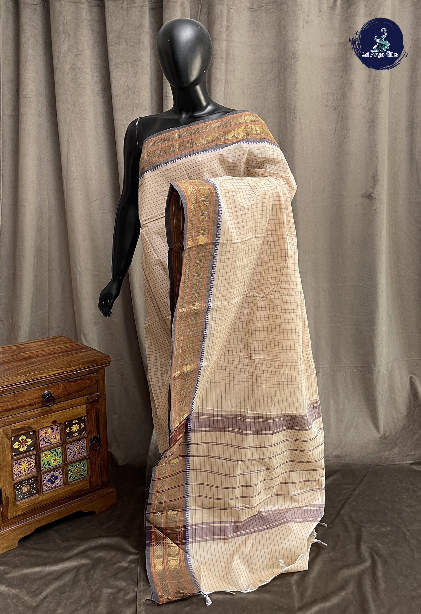 Fawn Kanchi Cotton Saree With Checked Pattern