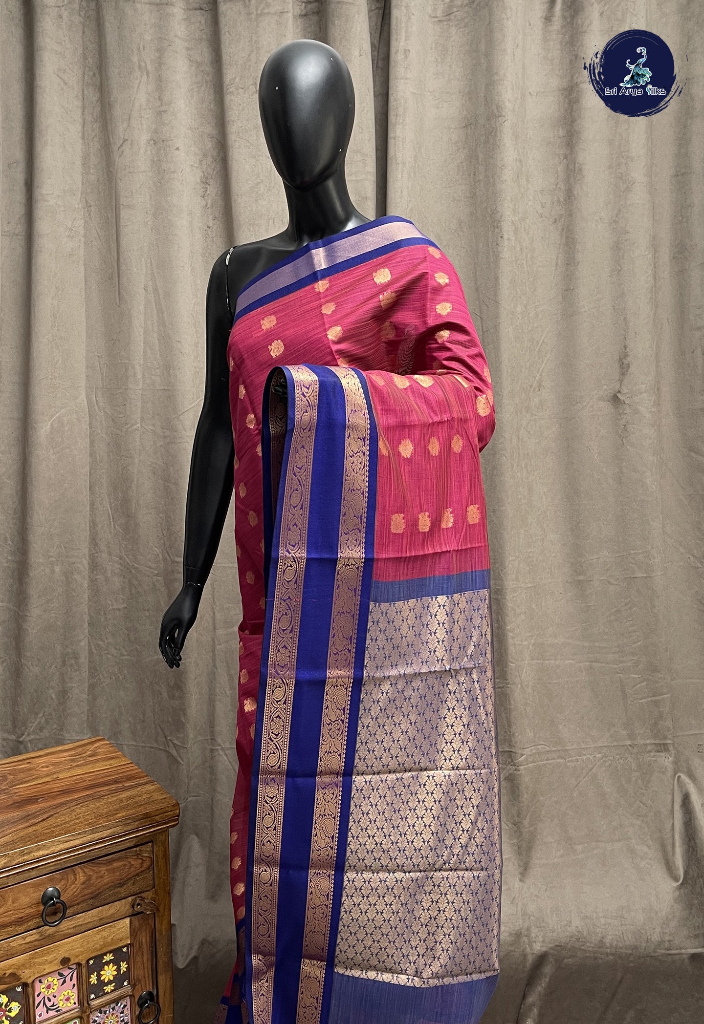 Dual Tone Pink Budget Semi Silk Cotton Saree With Zari Buttas Pattern