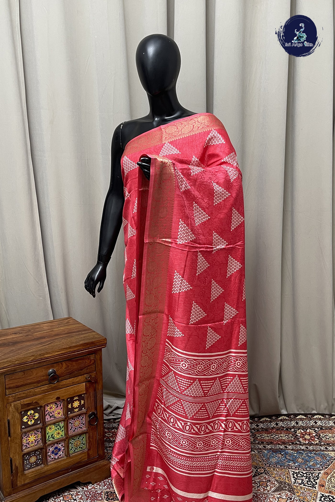 Pink Semi Grape Silk Saree With Embossed Pattern